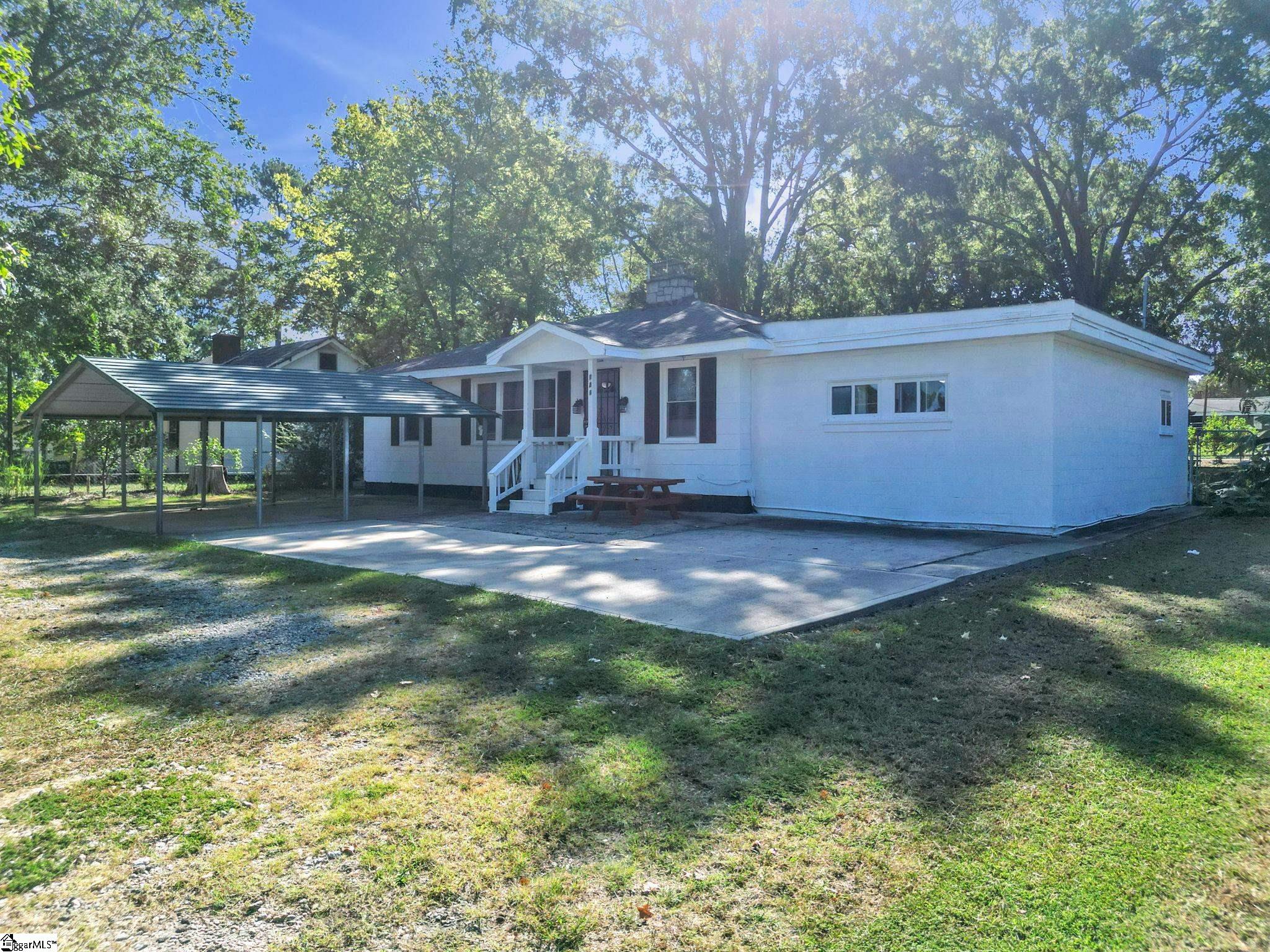 121 Fox Drive Property Photo 2