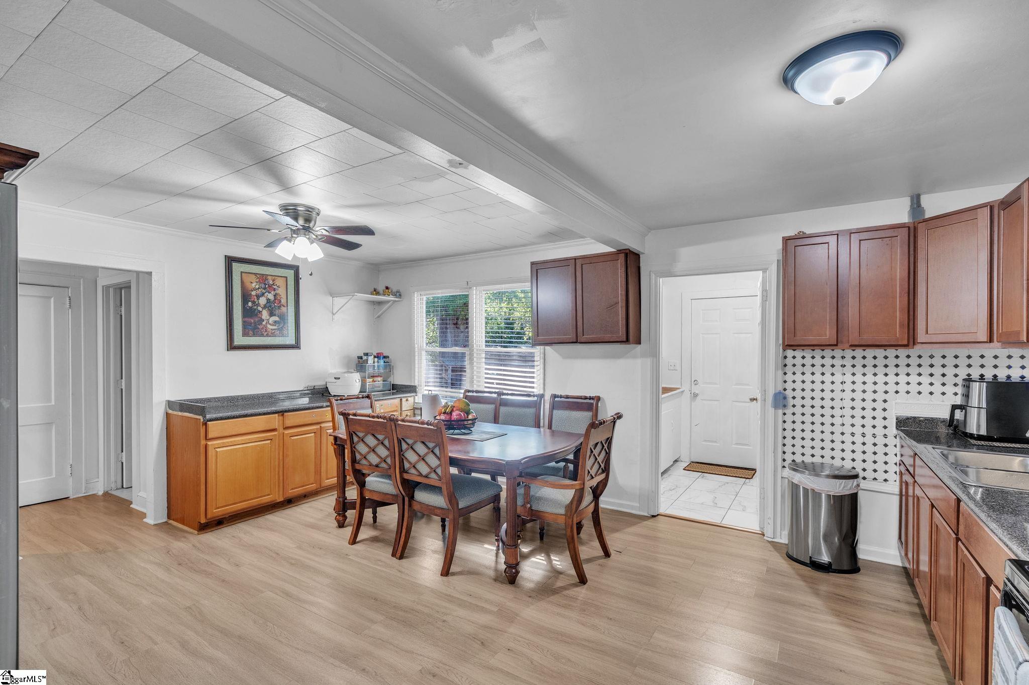 121 Fox Drive Property Photo 6