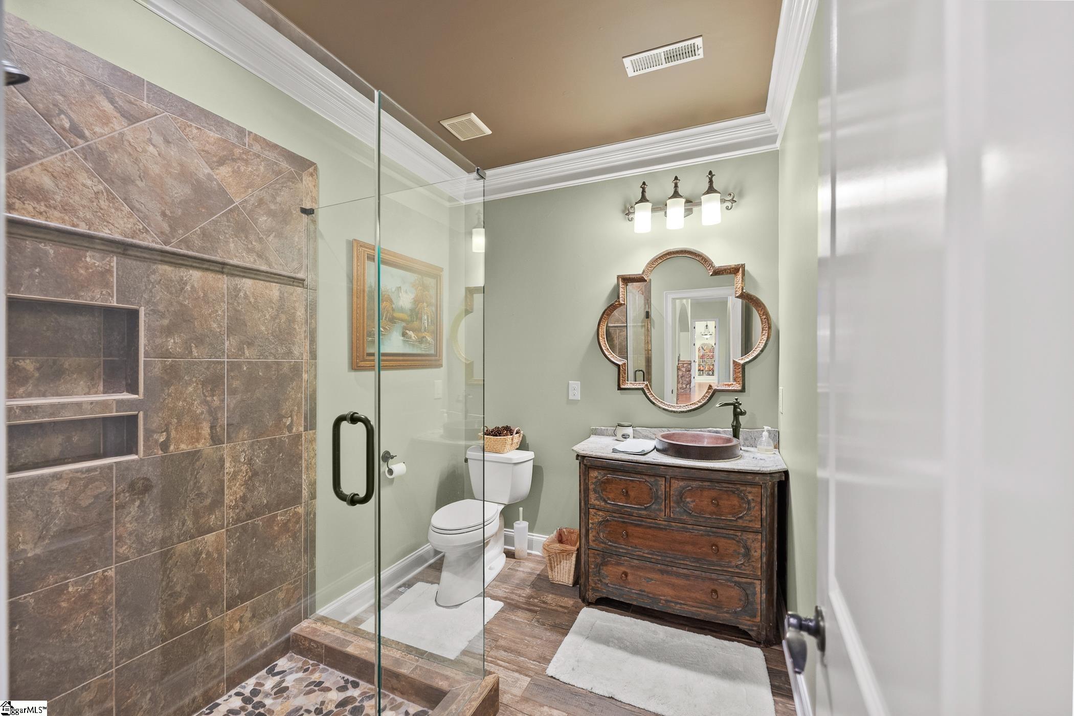 819 E Heathland Drive Property Photo 24
