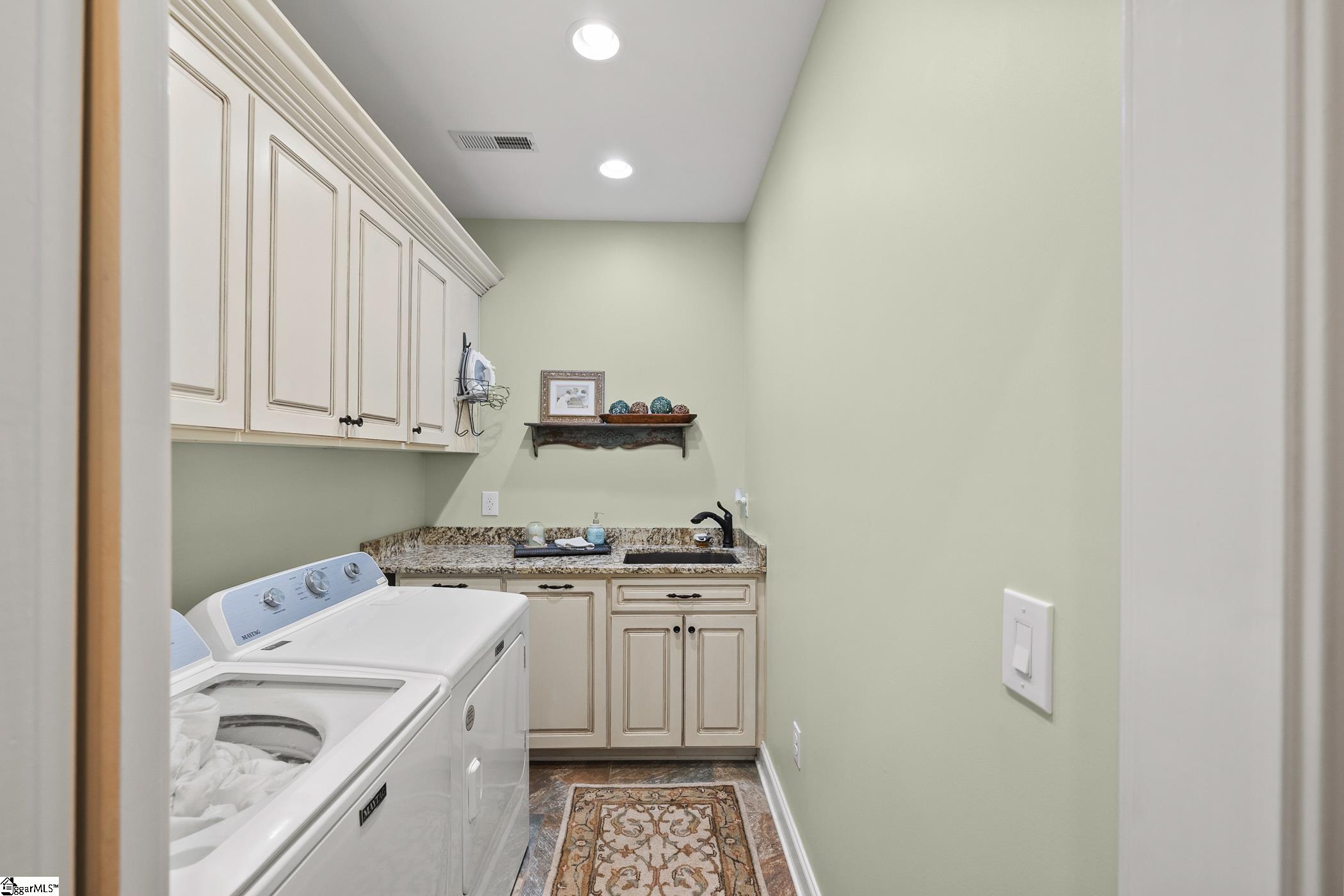 819 E Heathland Drive Property Photo 25
