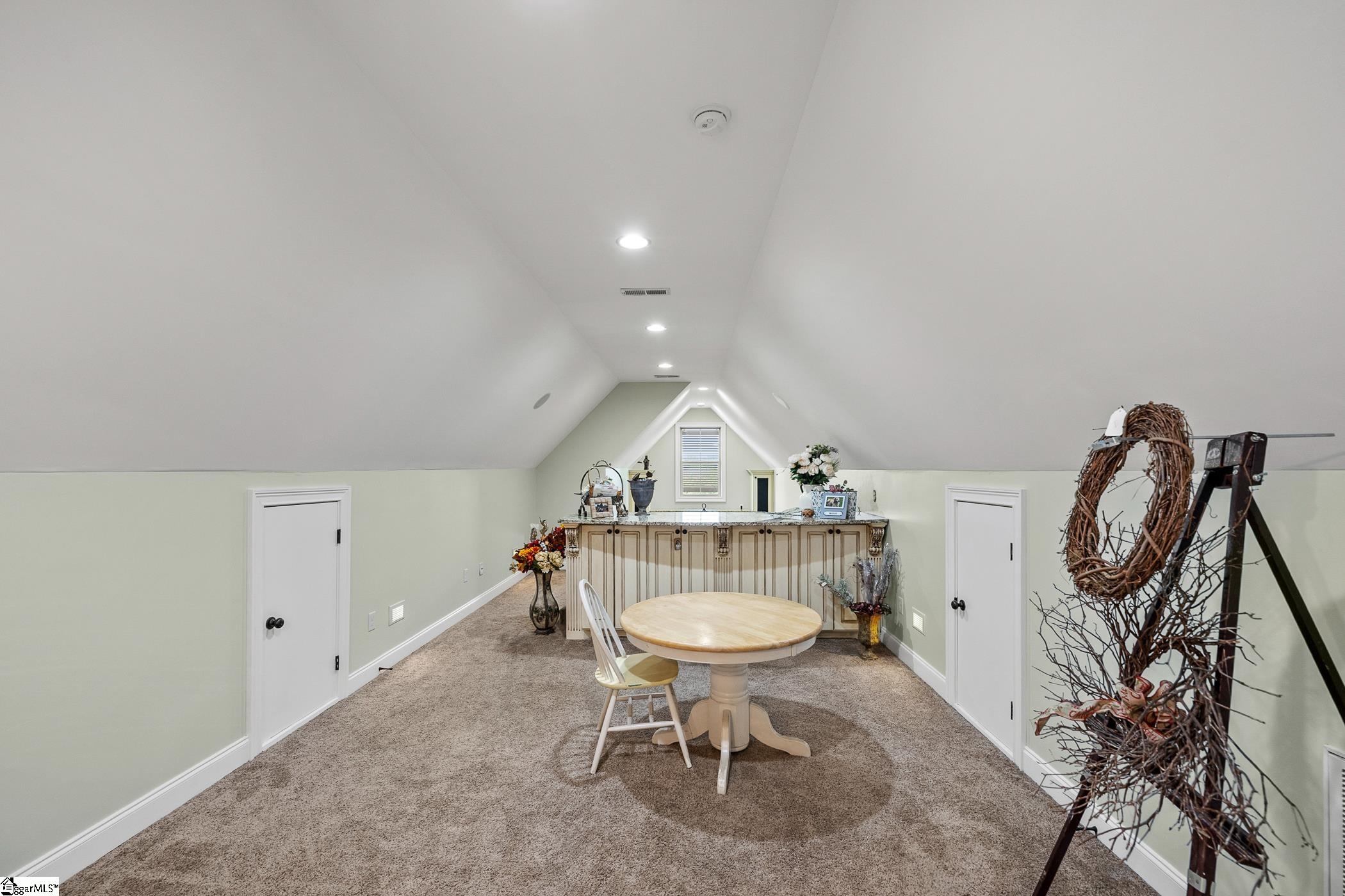 819 E Heathland Drive Property Photo 26
