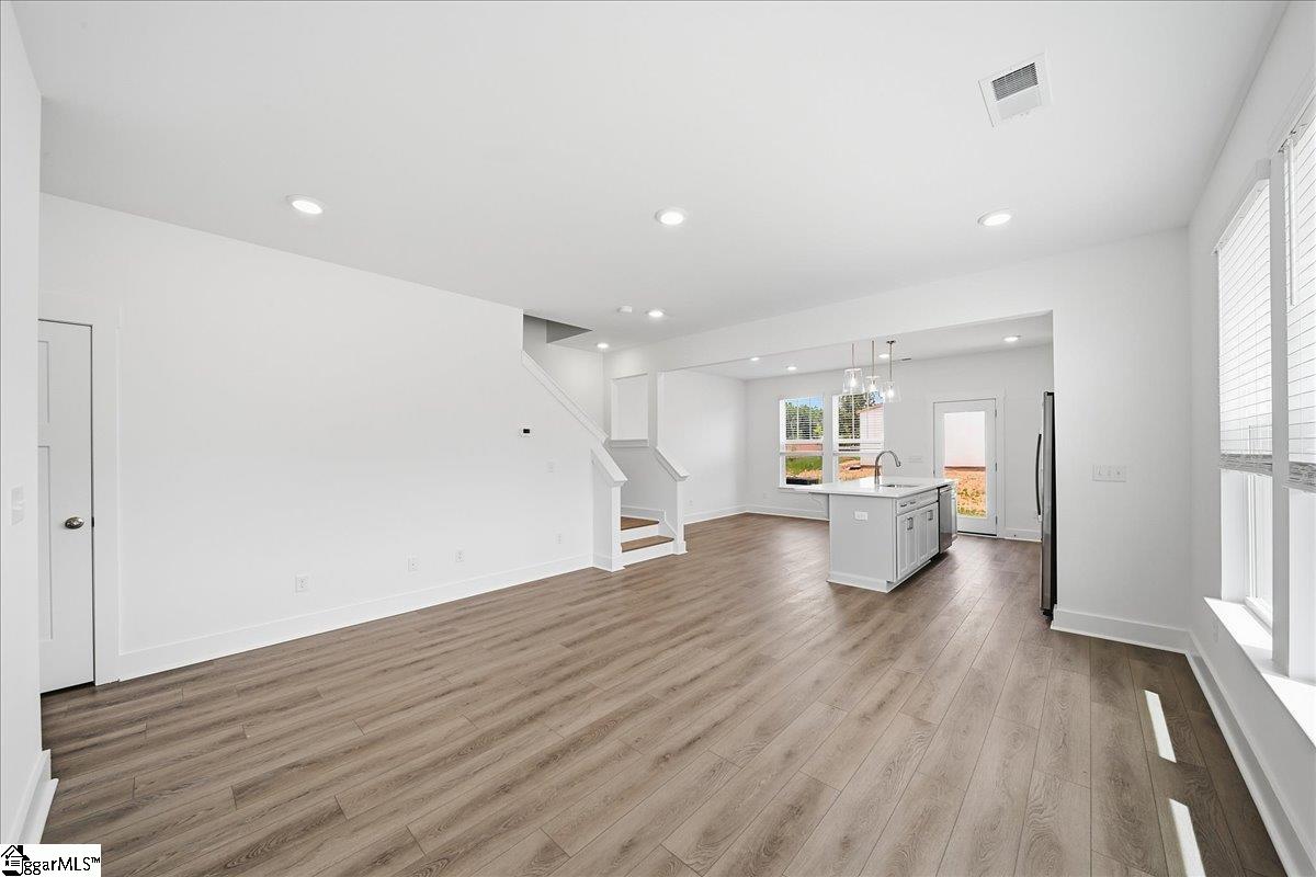 500 Round Rock Way Property Photo 9