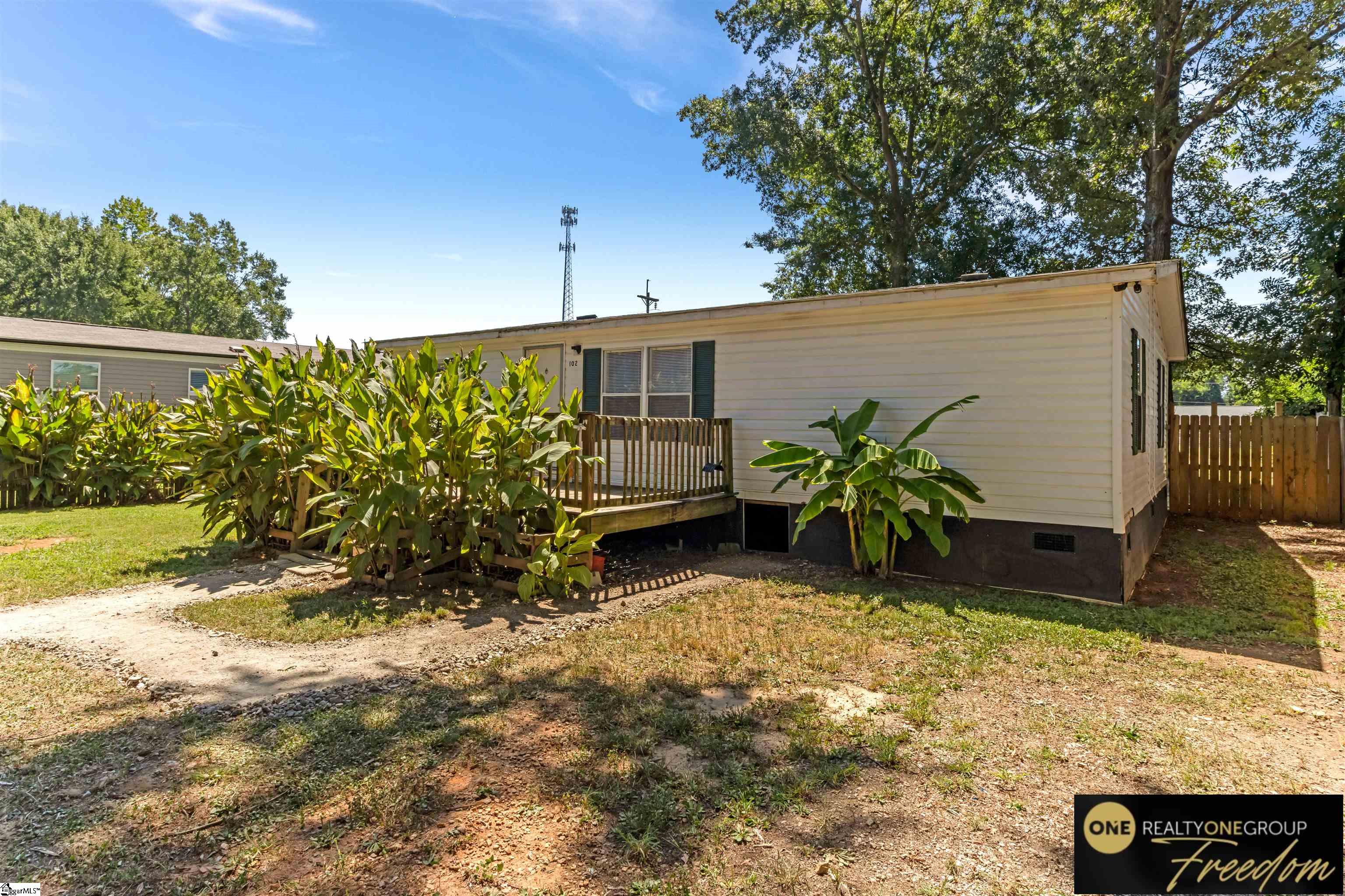 102 Chad Drive Property Photo 2