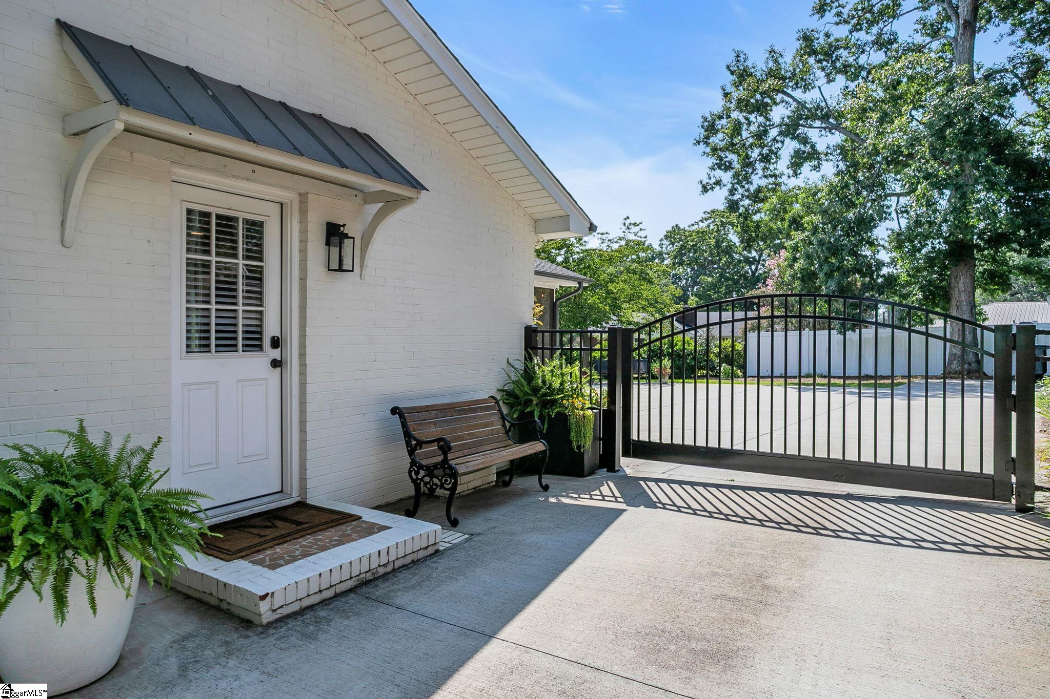 107 Birchwood Drive Property Photo 4