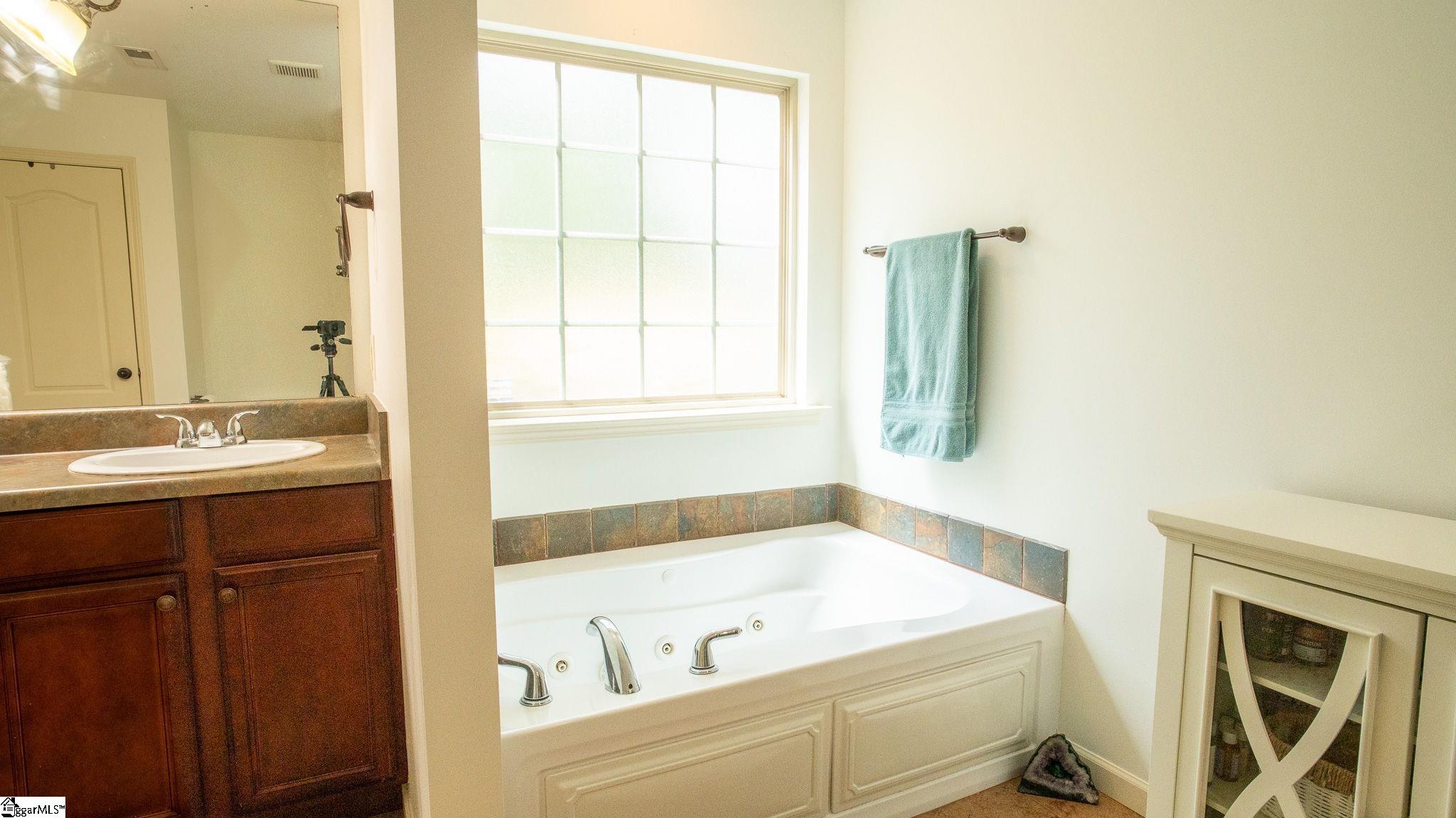 520 Abberly Lane Property Photo 12
