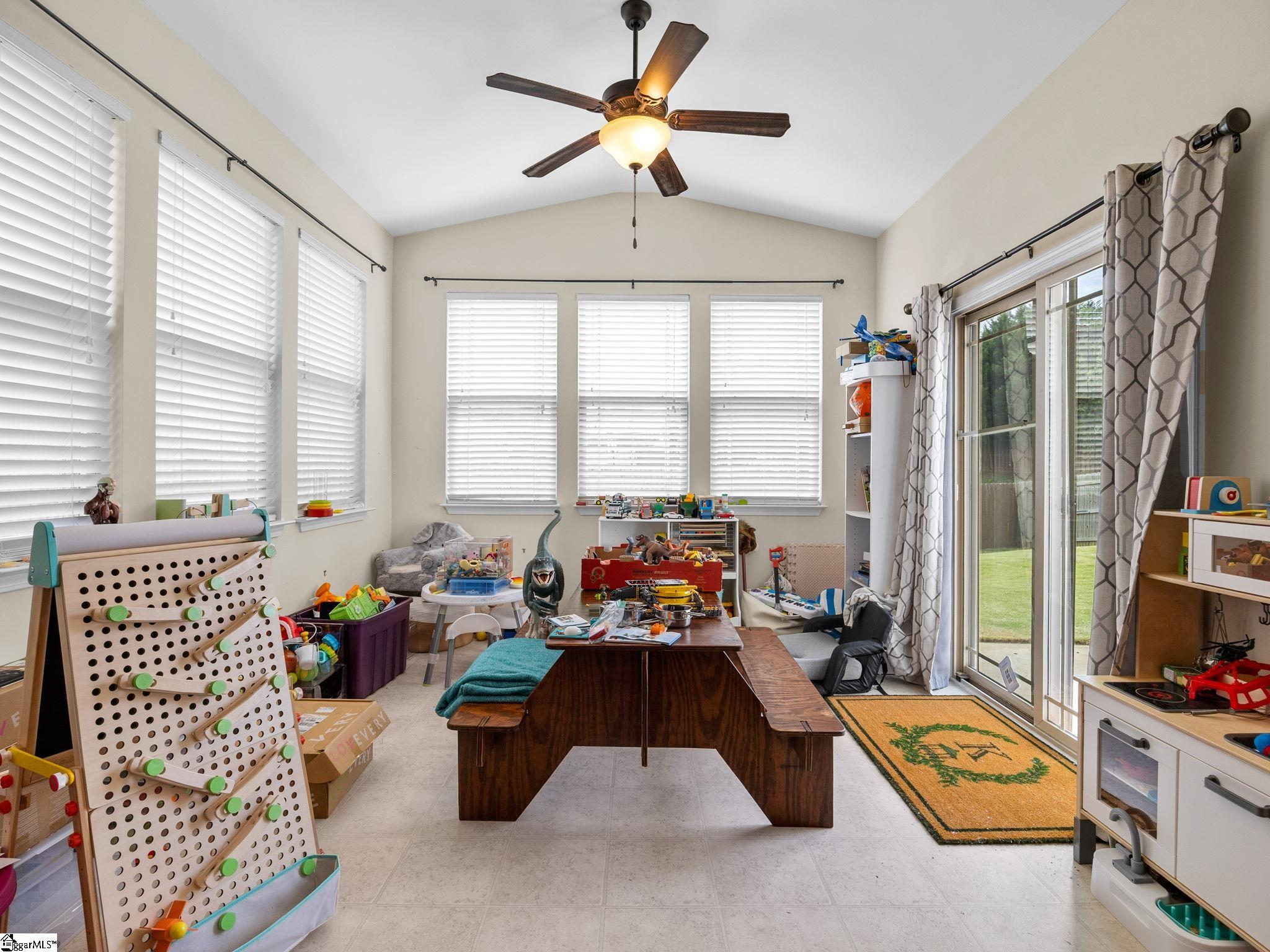 511 Riverdale Road Property Photo 9