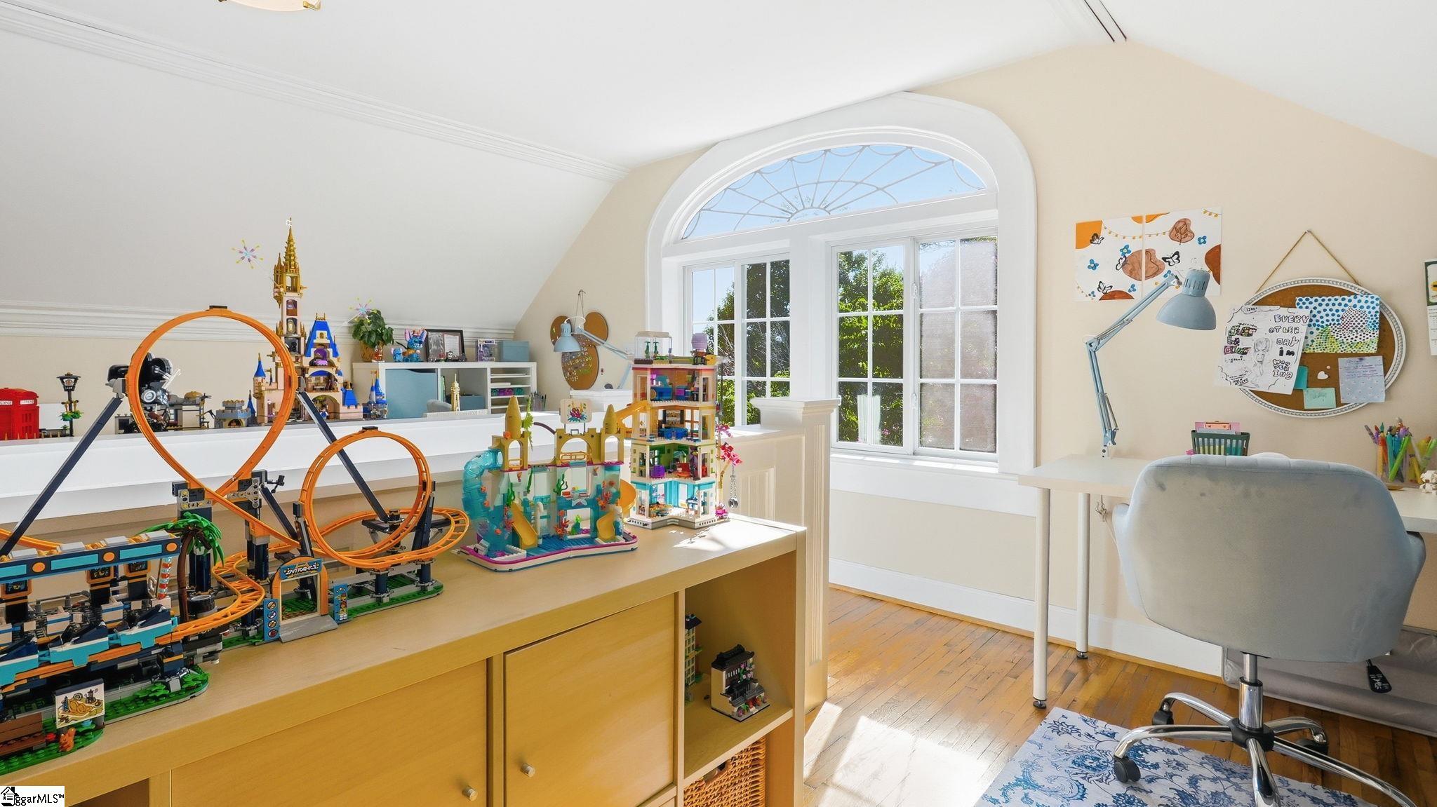 151 Buist Avenue Property Photo 35