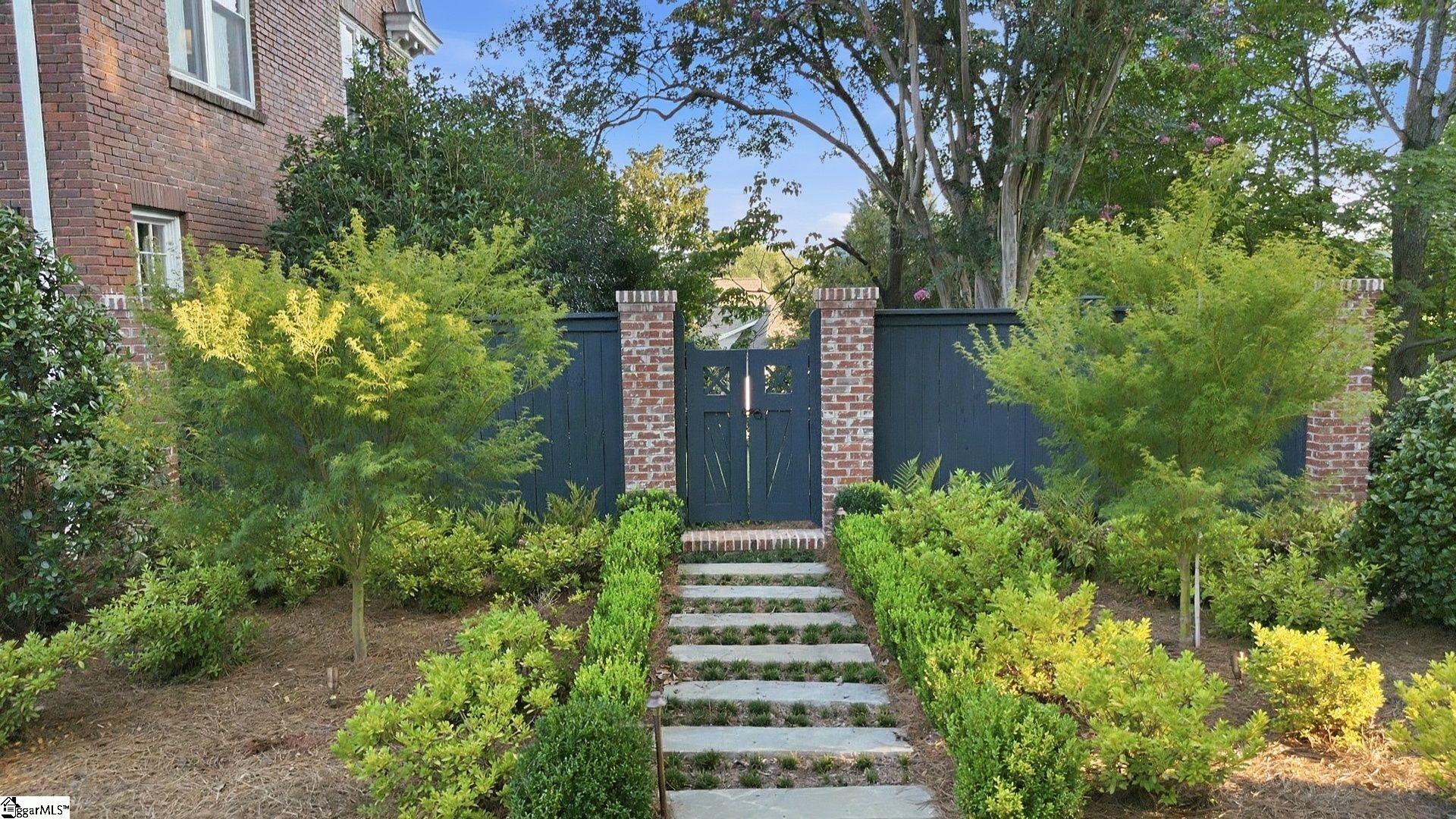 151 Buist Avenue Property Photo 44