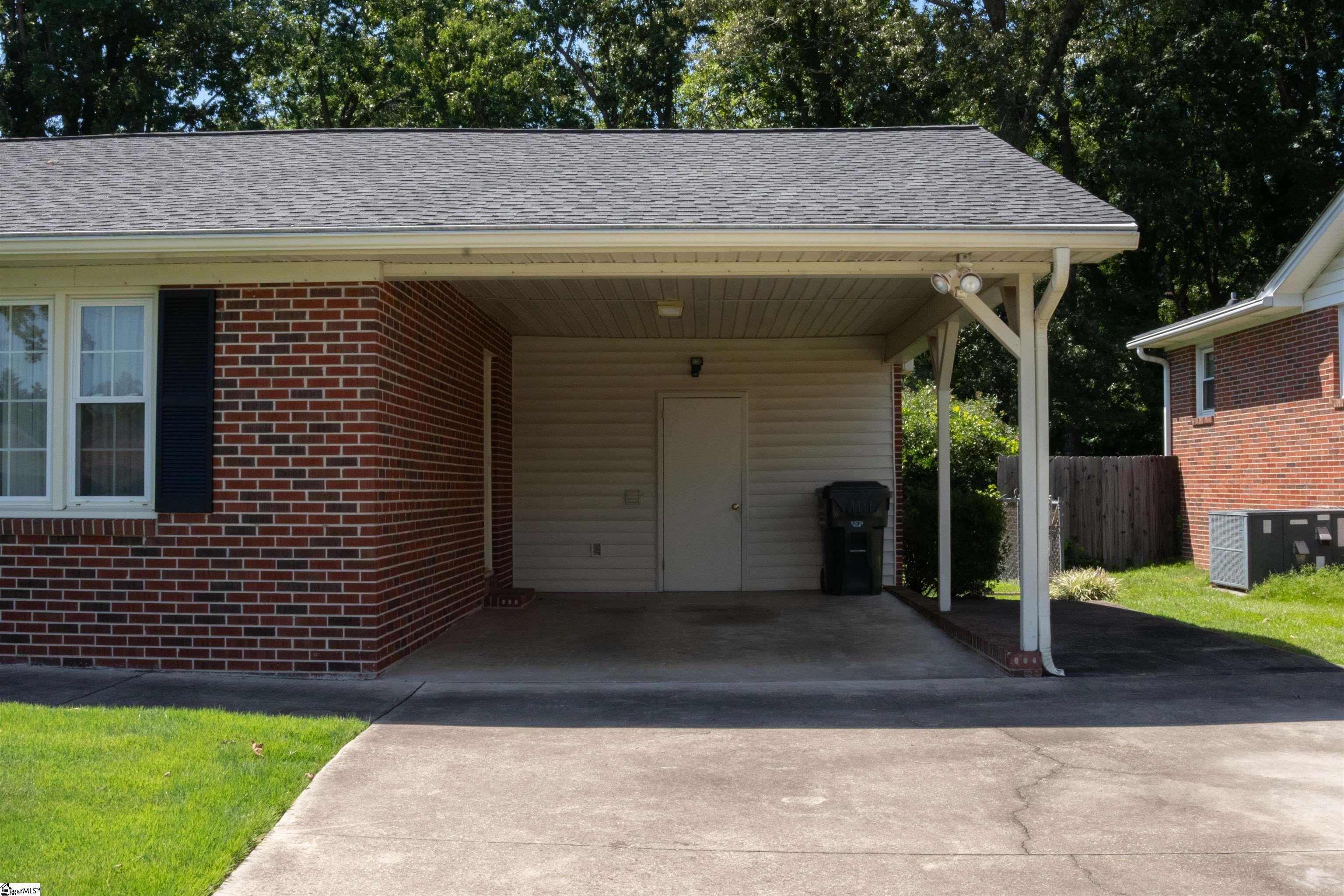 110 Avon Drive Property Photo 4