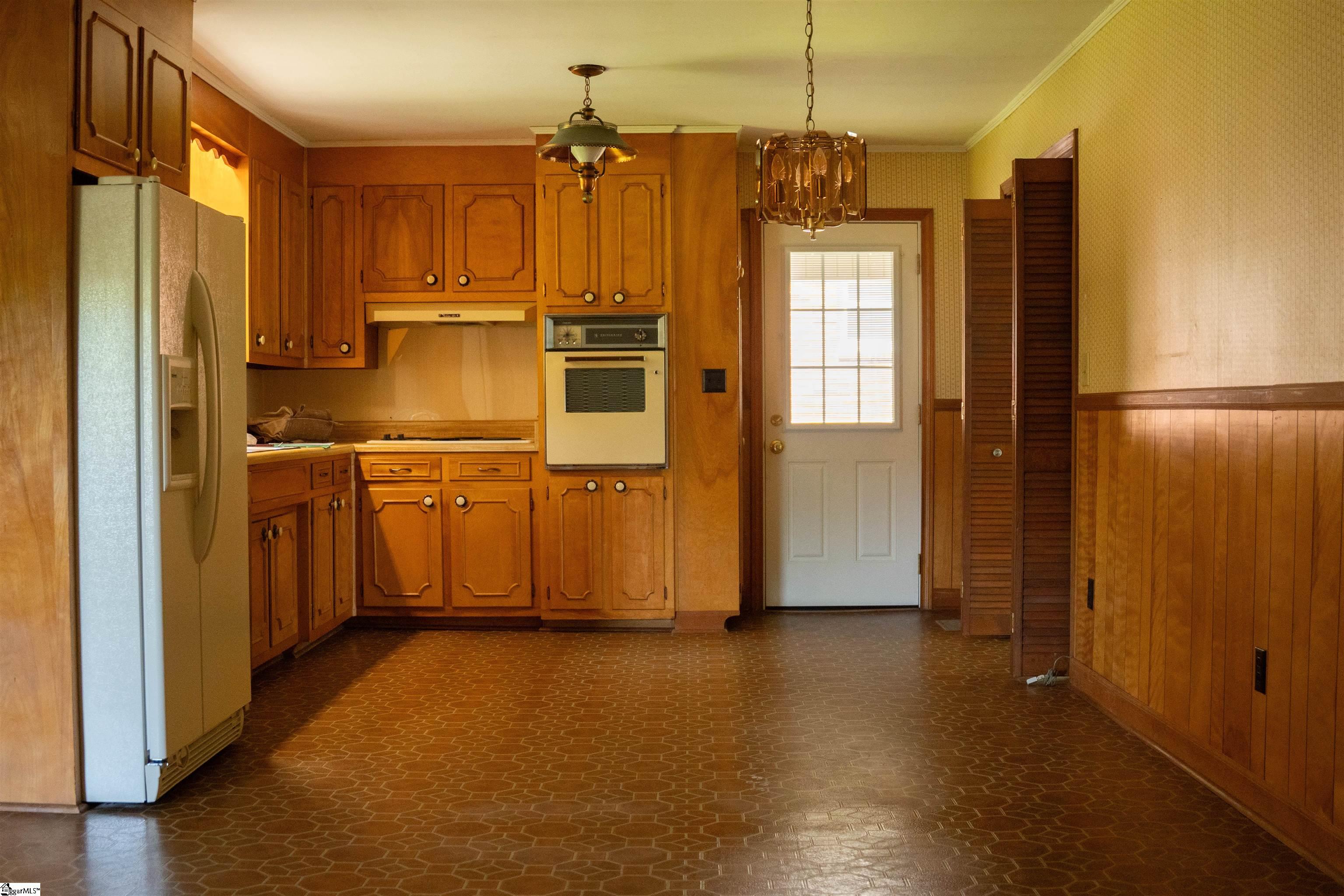 110 Avon Drive Property Photo 5