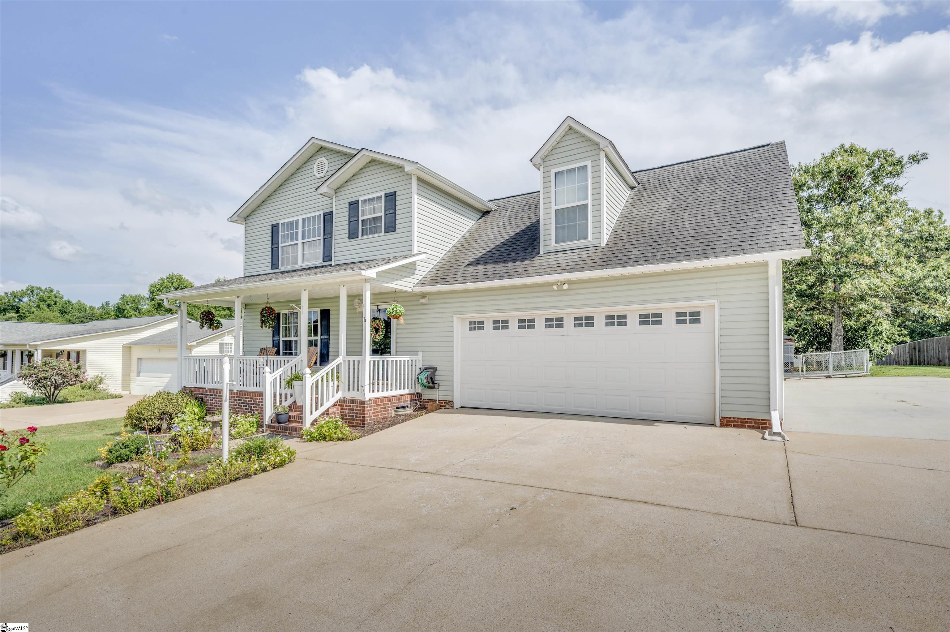 202 Shady Pines Way Property Photo 1
