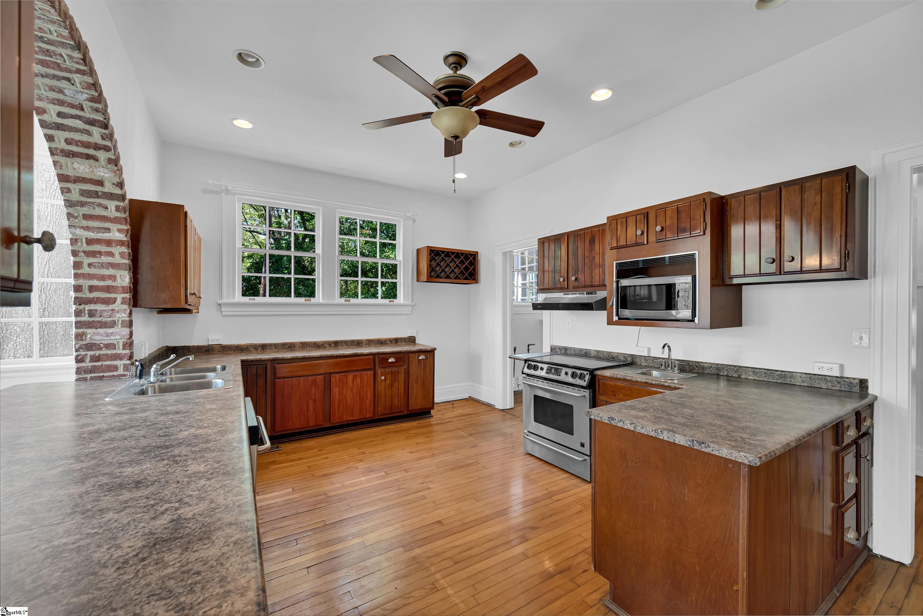 118 James Street Property Photo 13