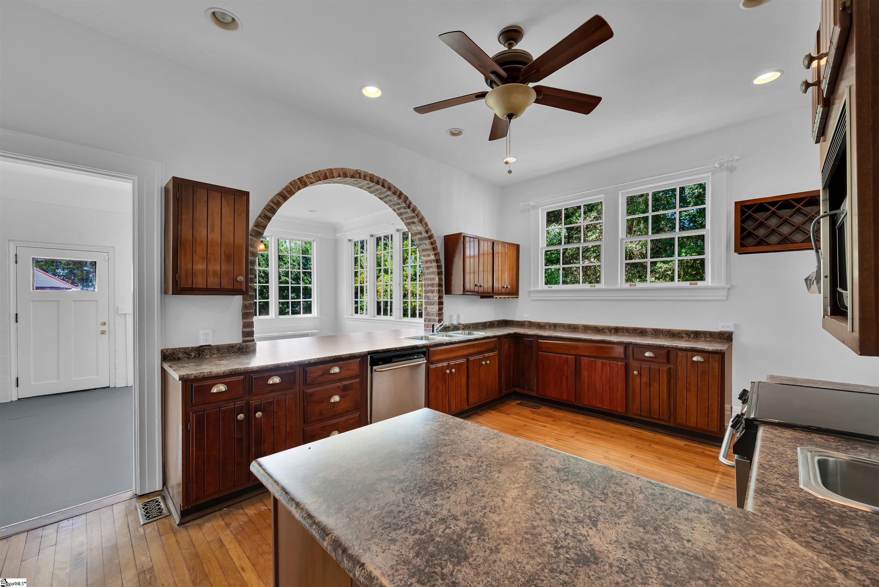 118 James Street Property Photo 15