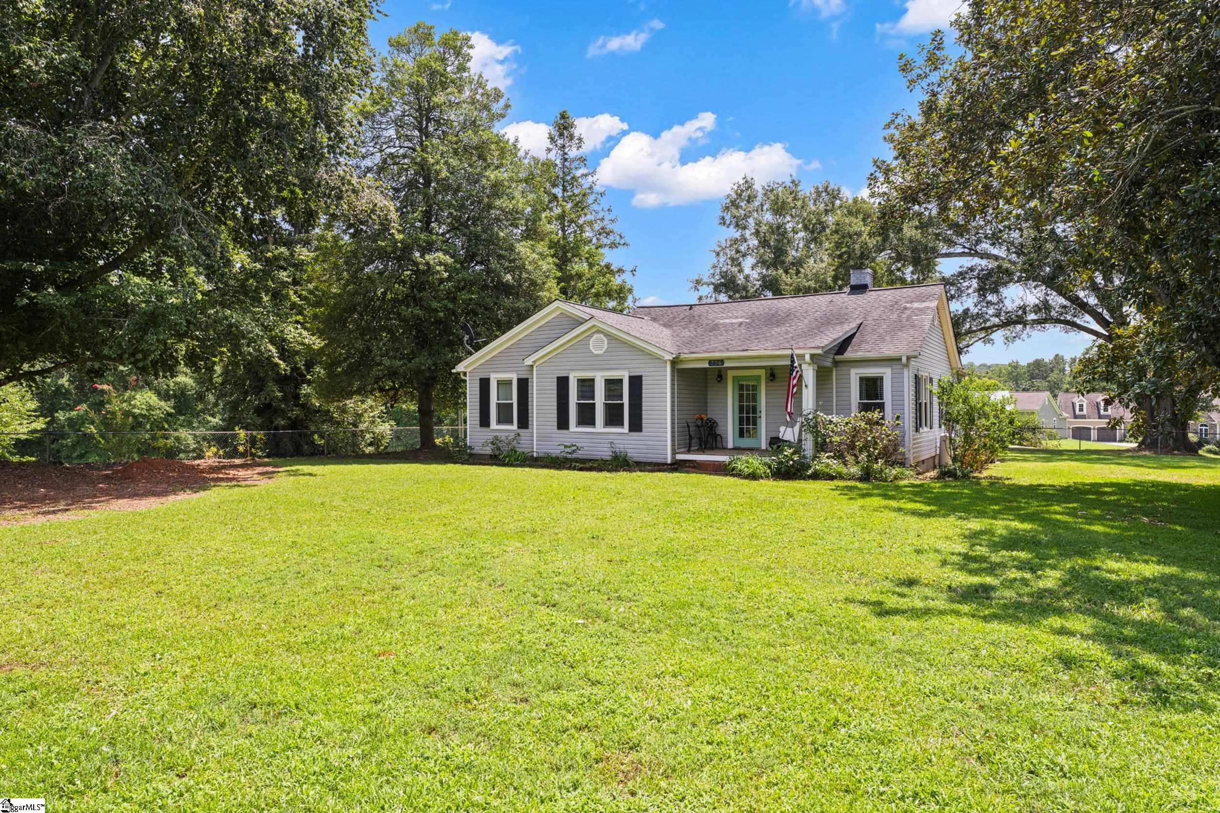 726 Foster Road Property Photo 2
