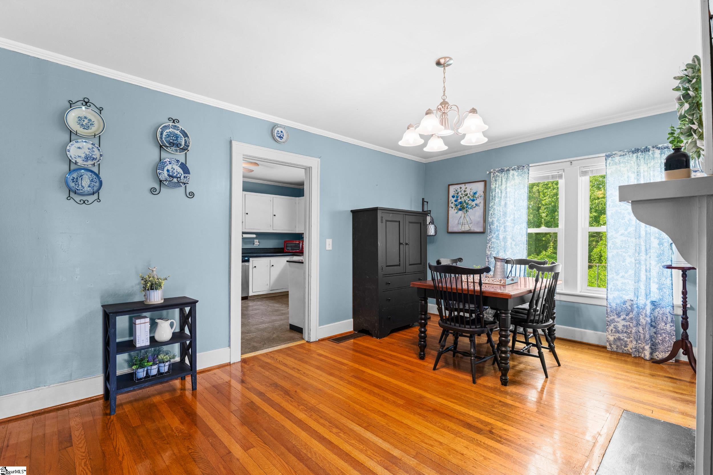 726 Foster Road Property Photo 7