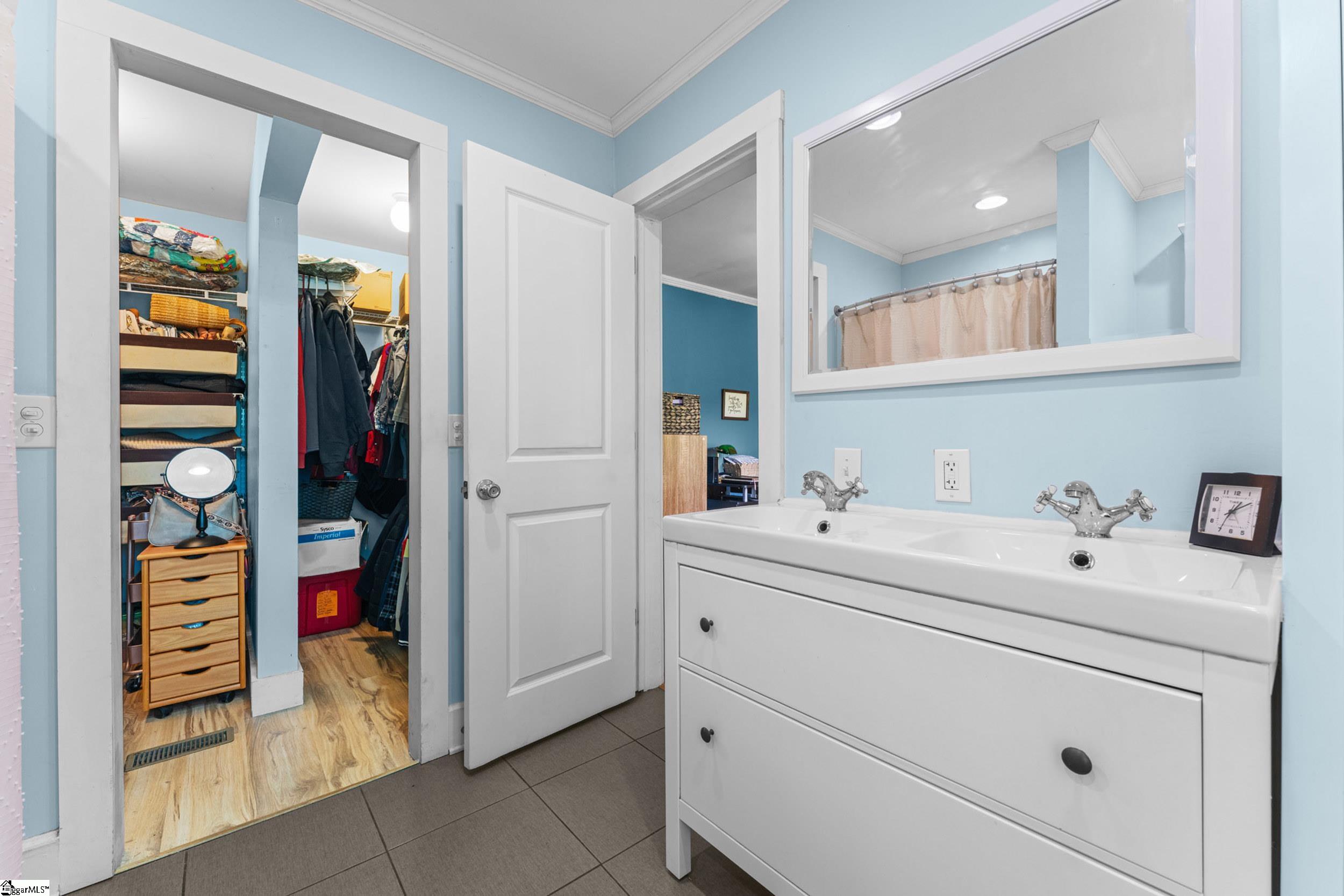 726 Foster Road Property Photo 17