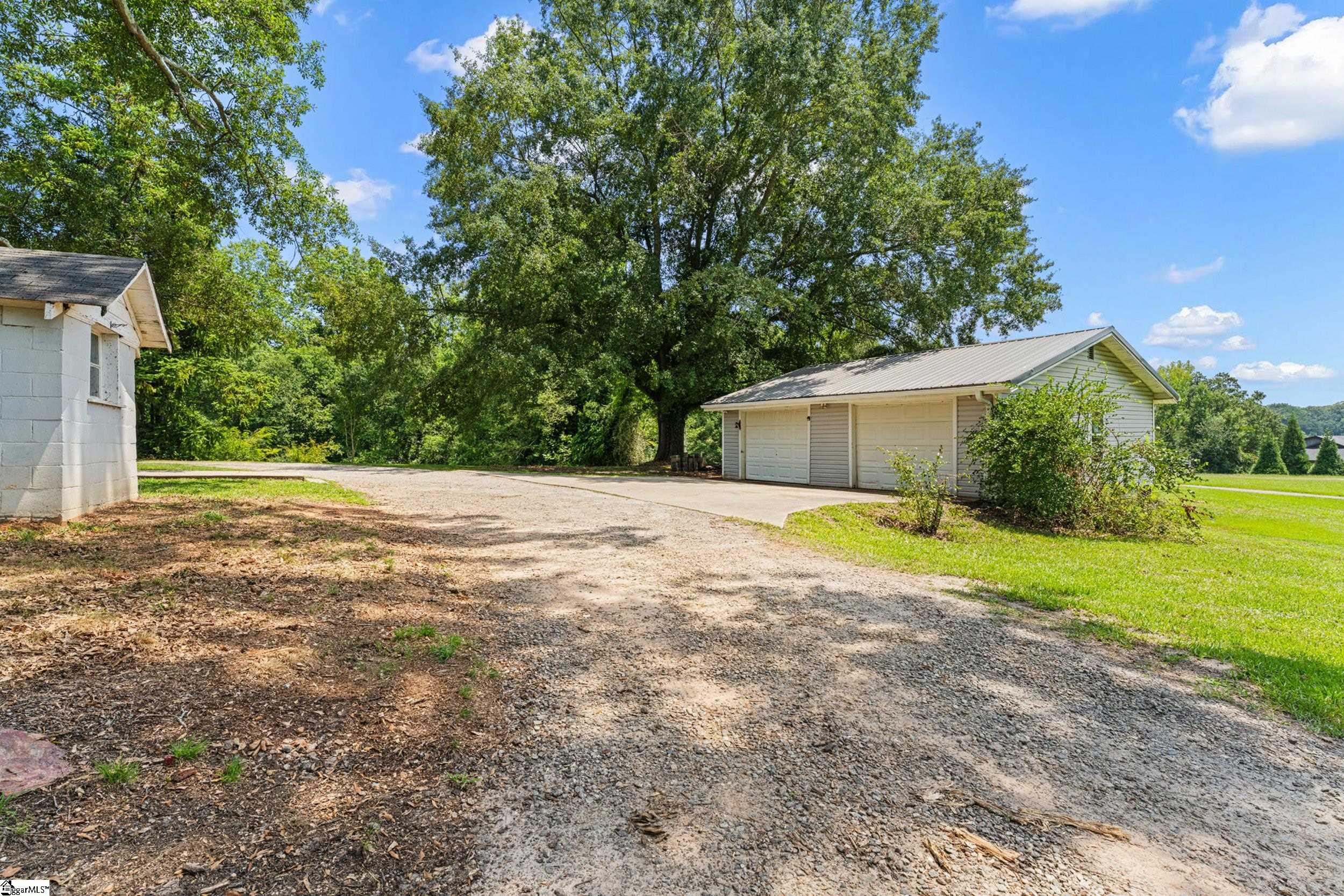 726 Foster Road Property Photo 28