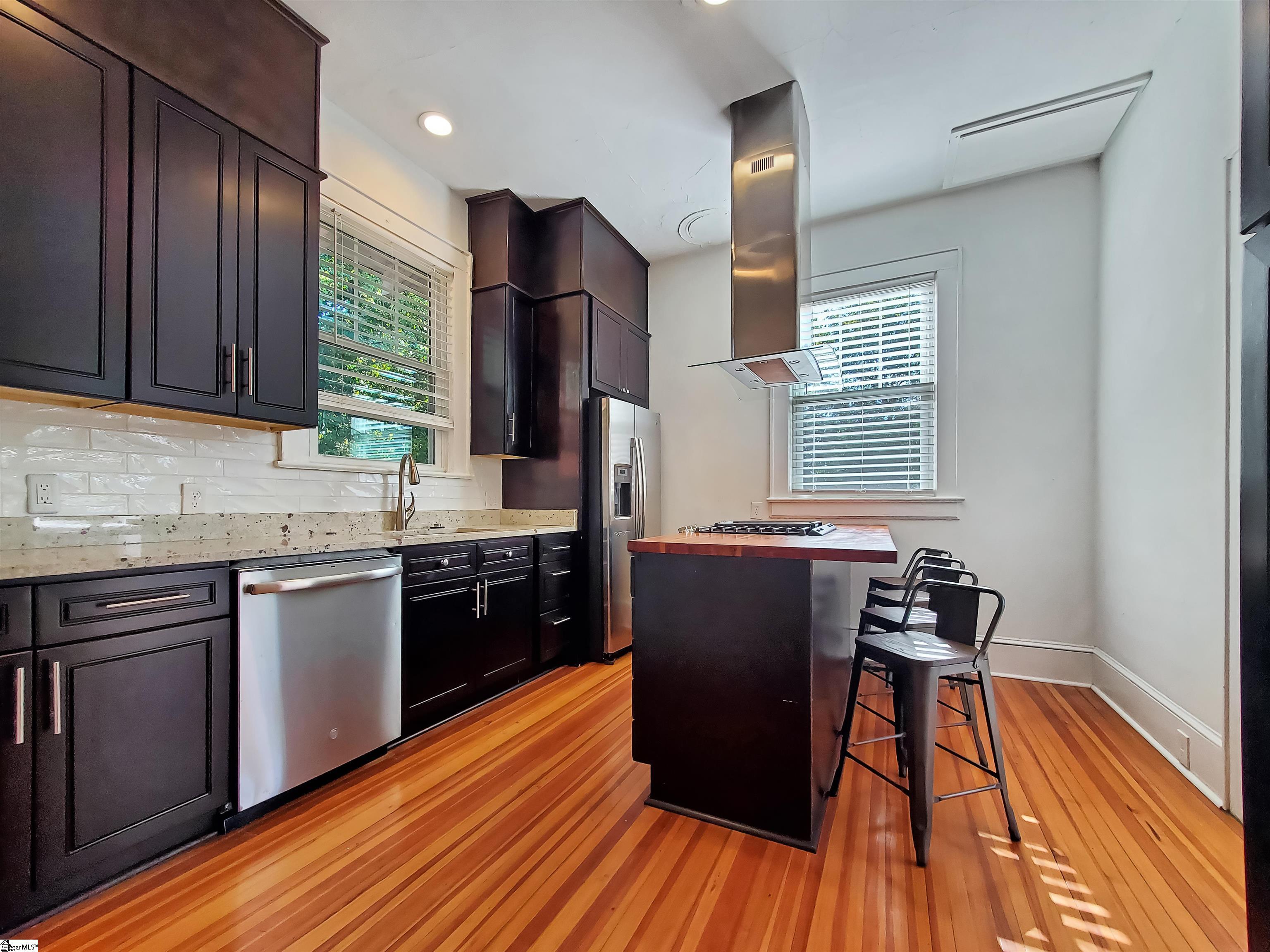 1602017 Property Photo 9