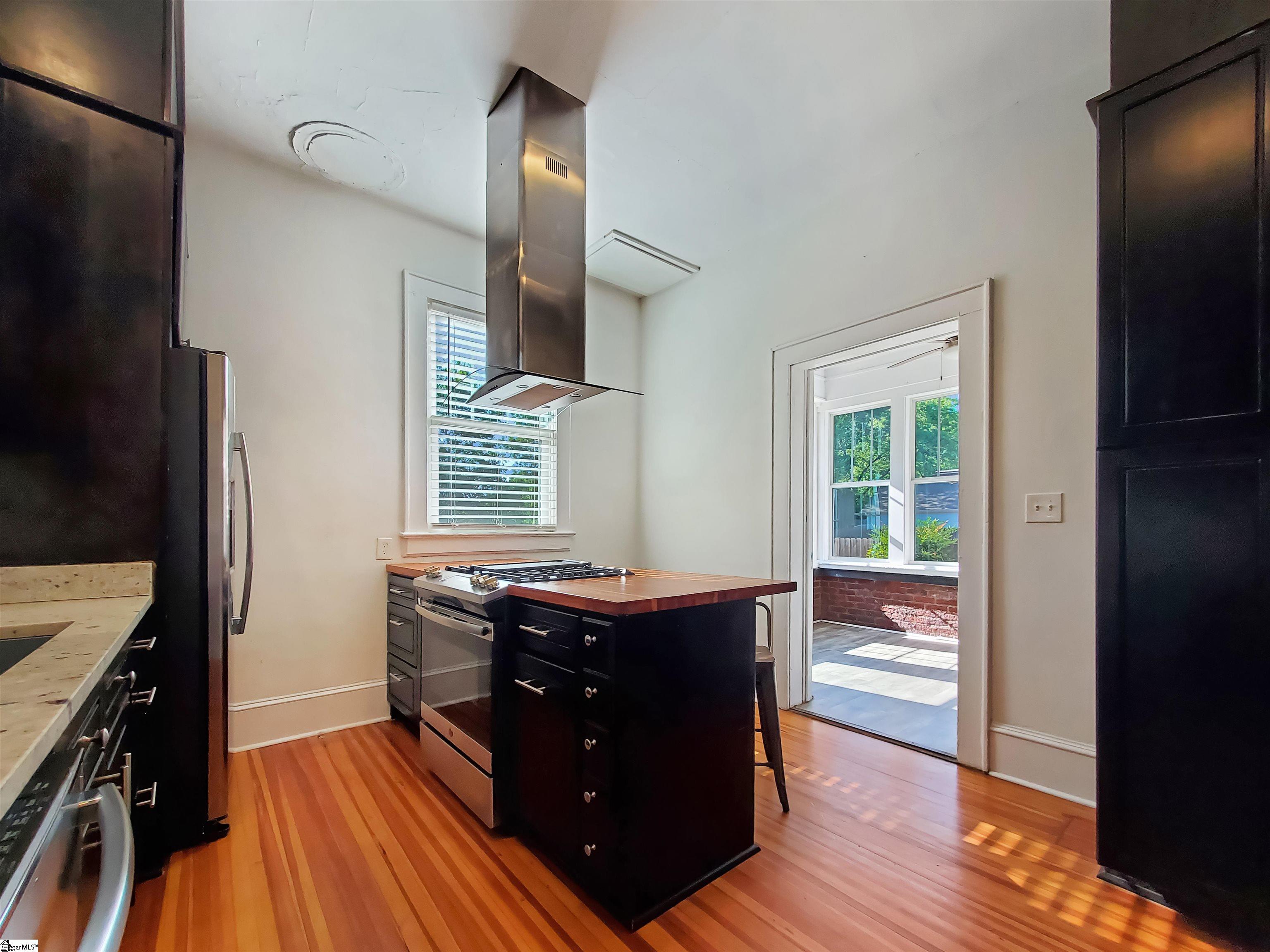 1602017 Property Photo 10