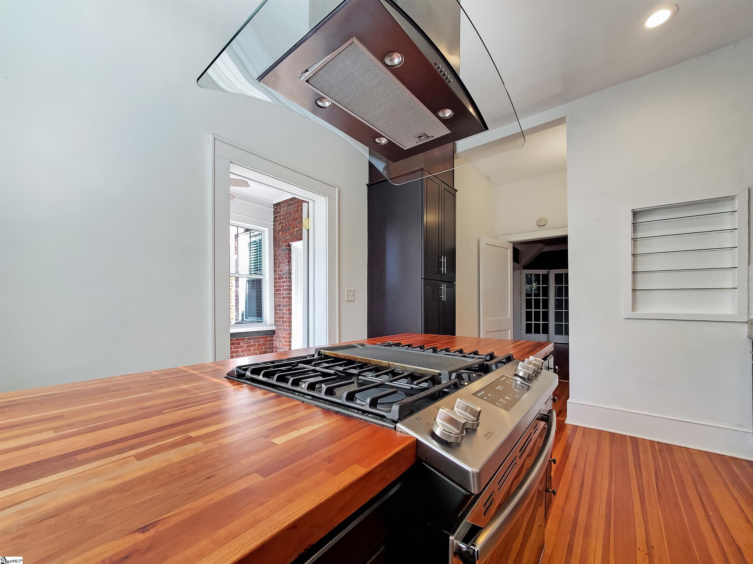 1602017 Property Photo 11