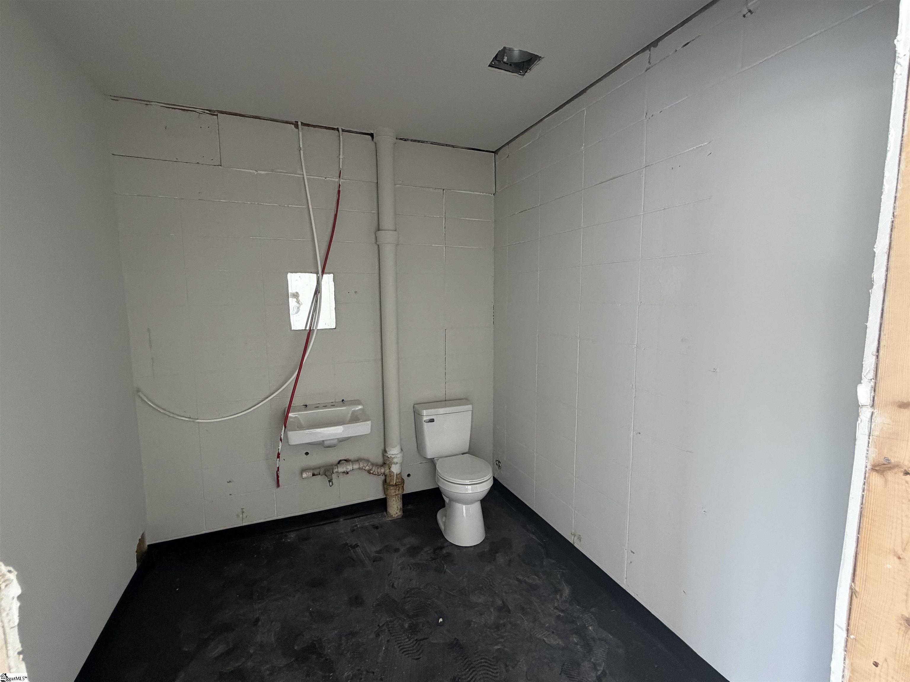 706 W Main Street Property Photo 11