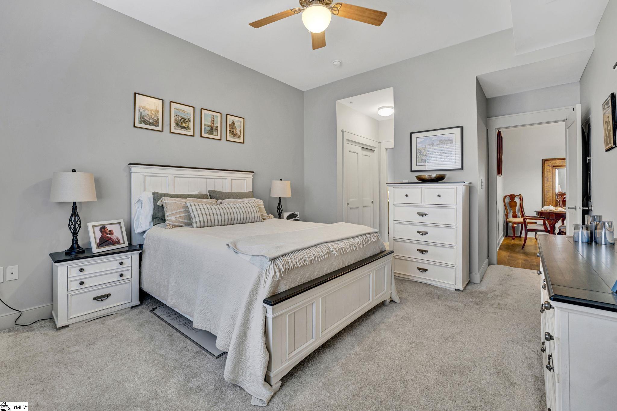155 Riverplace Property Photo 12