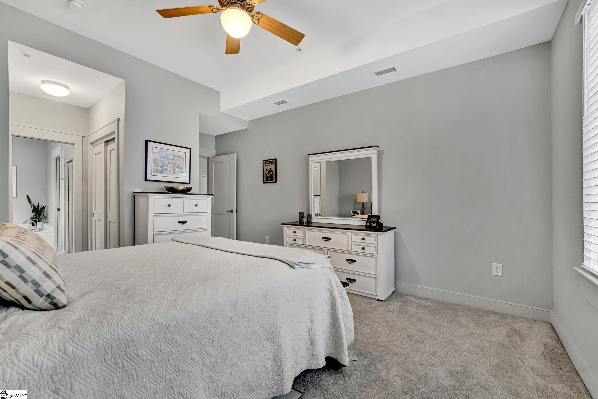 155 Riverplace Property Photo 14