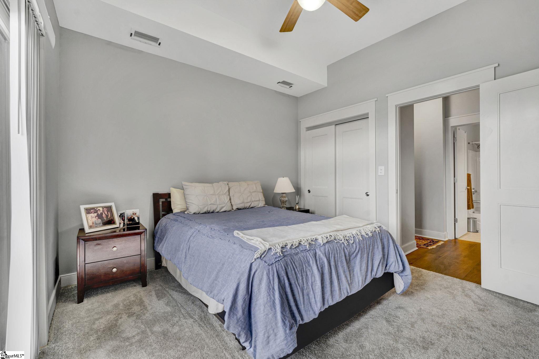 155 Riverplace Property Photo 20