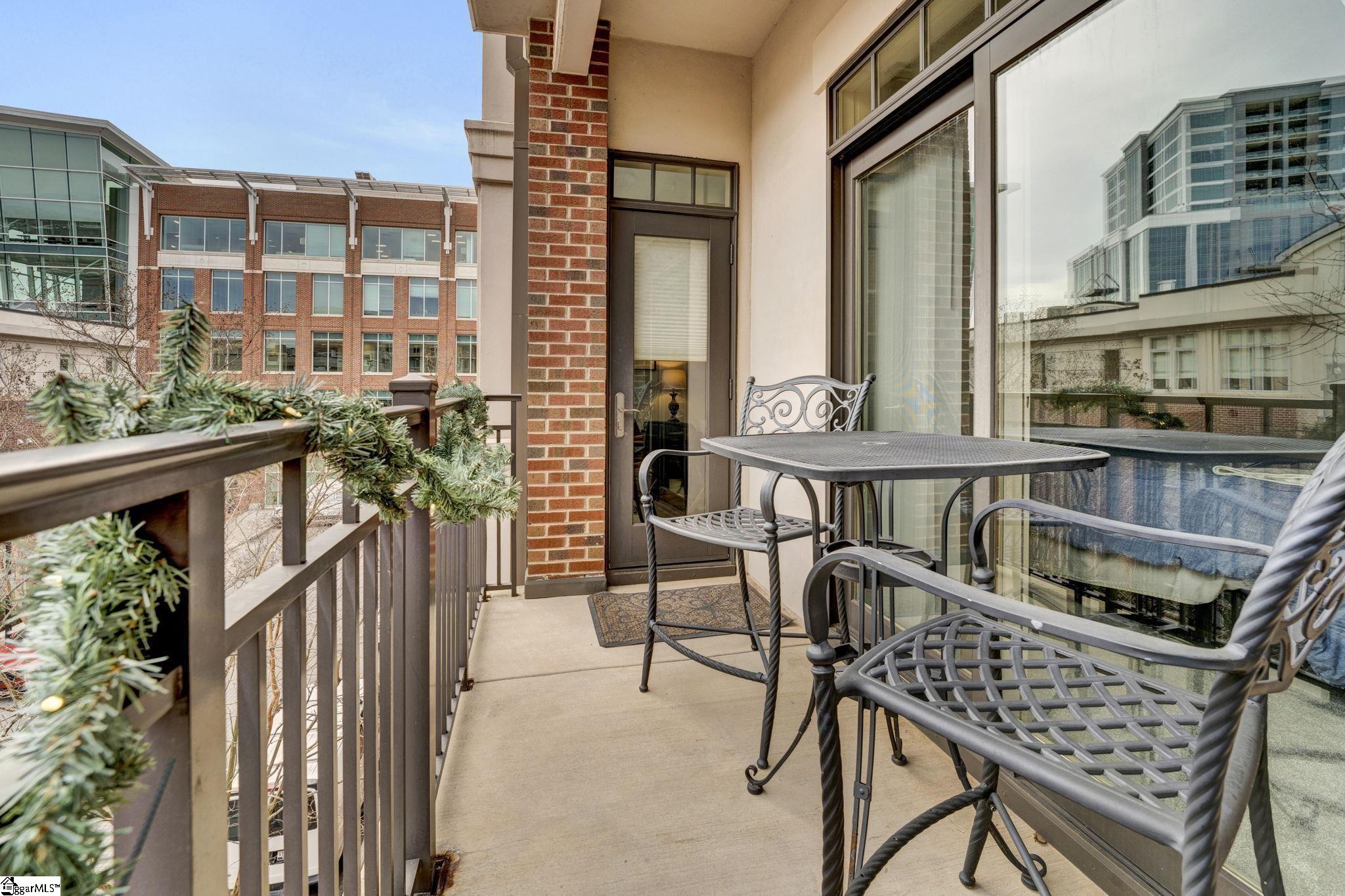 155 Riverplace Property Photo 29