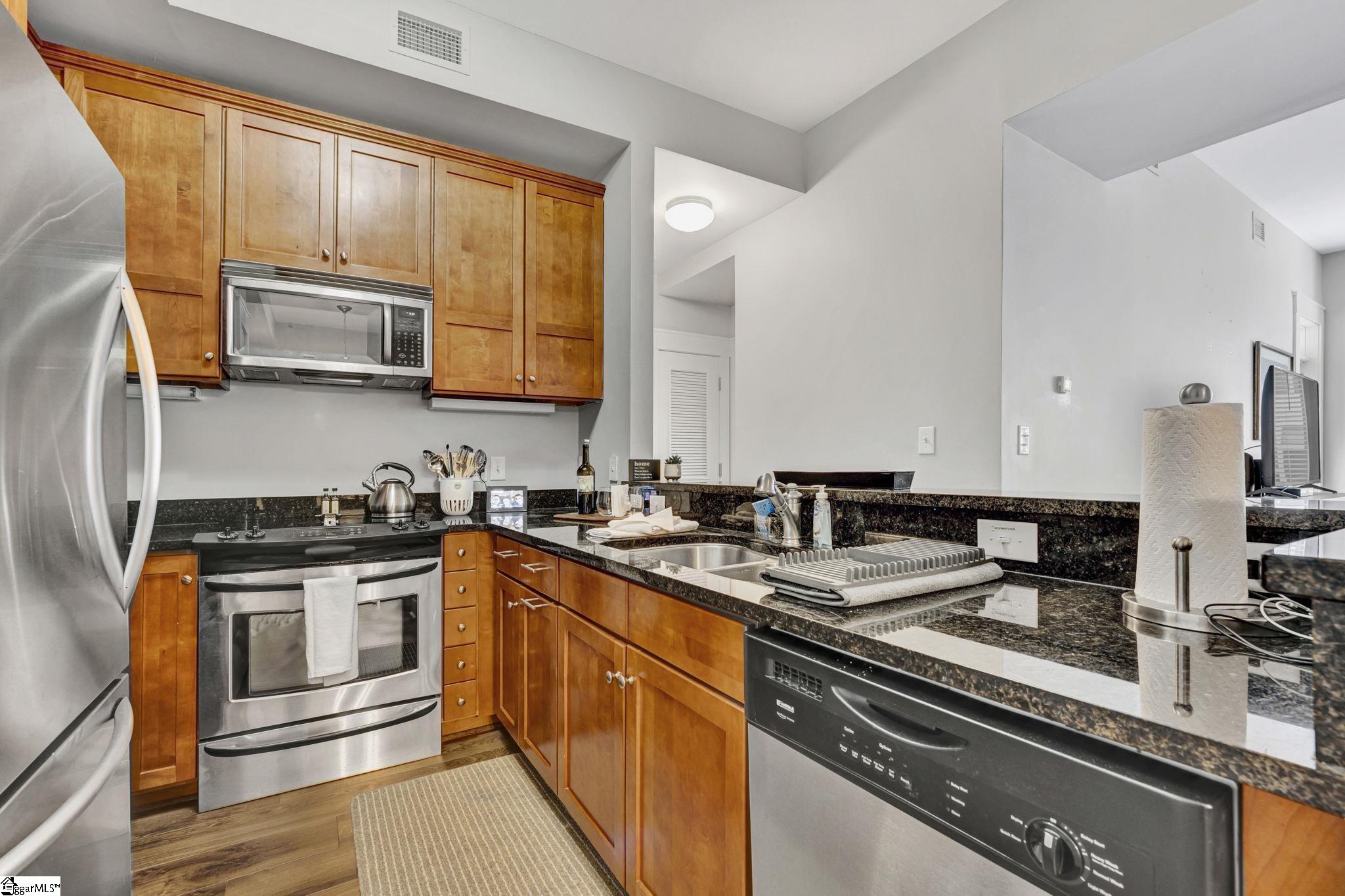 155 Riverplace Property Photo 31
