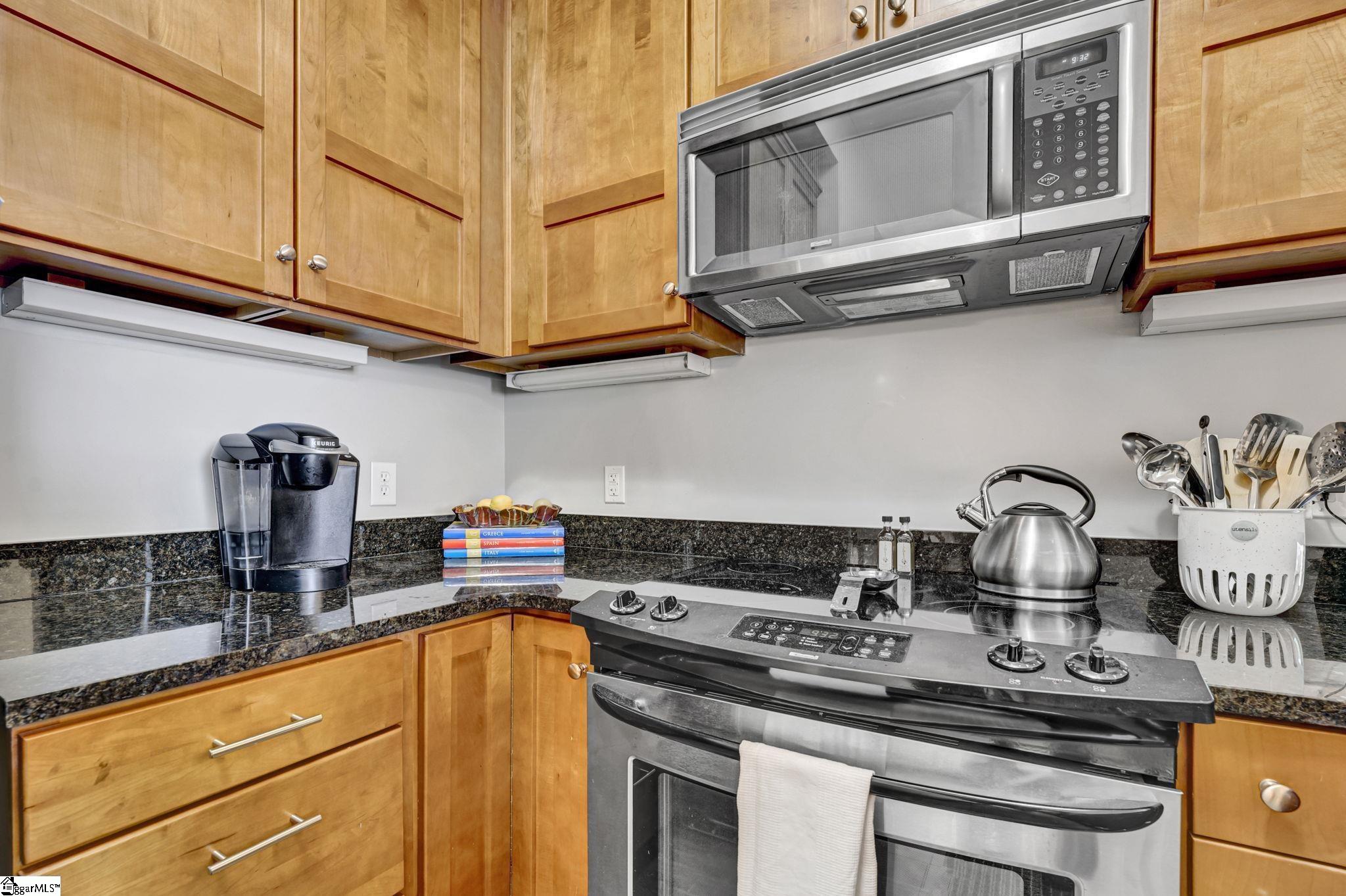 155 Riverplace Property Photo 32