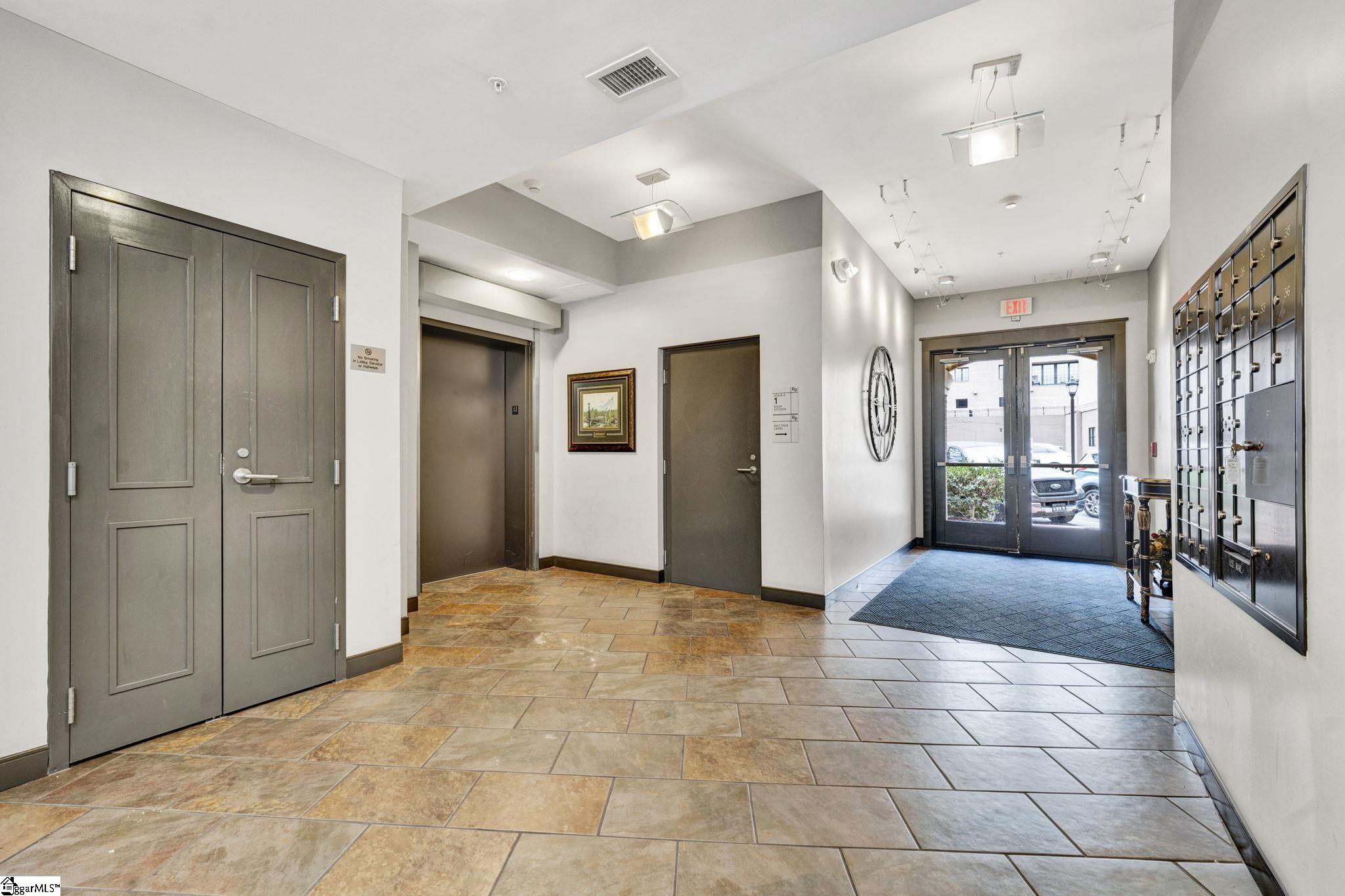 155 Riverplace Property Photo 36