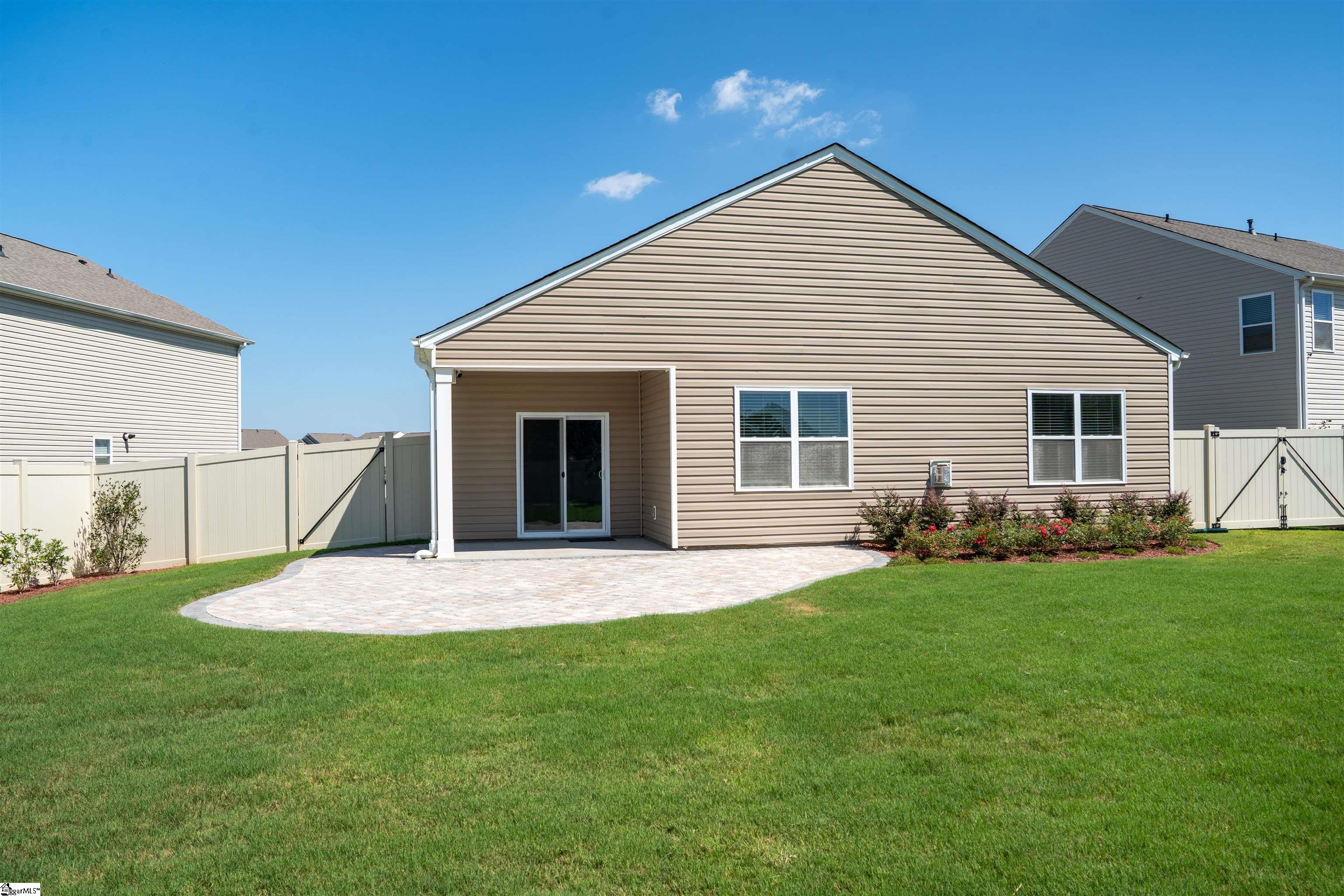 303 Splendid Place Property Photo 4