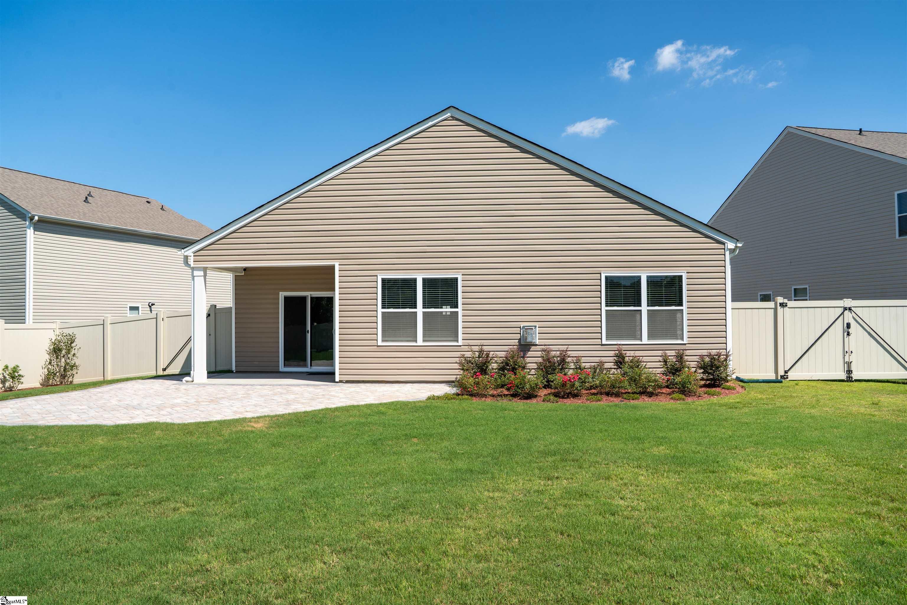 303 Splendid Place Property Photo 5
