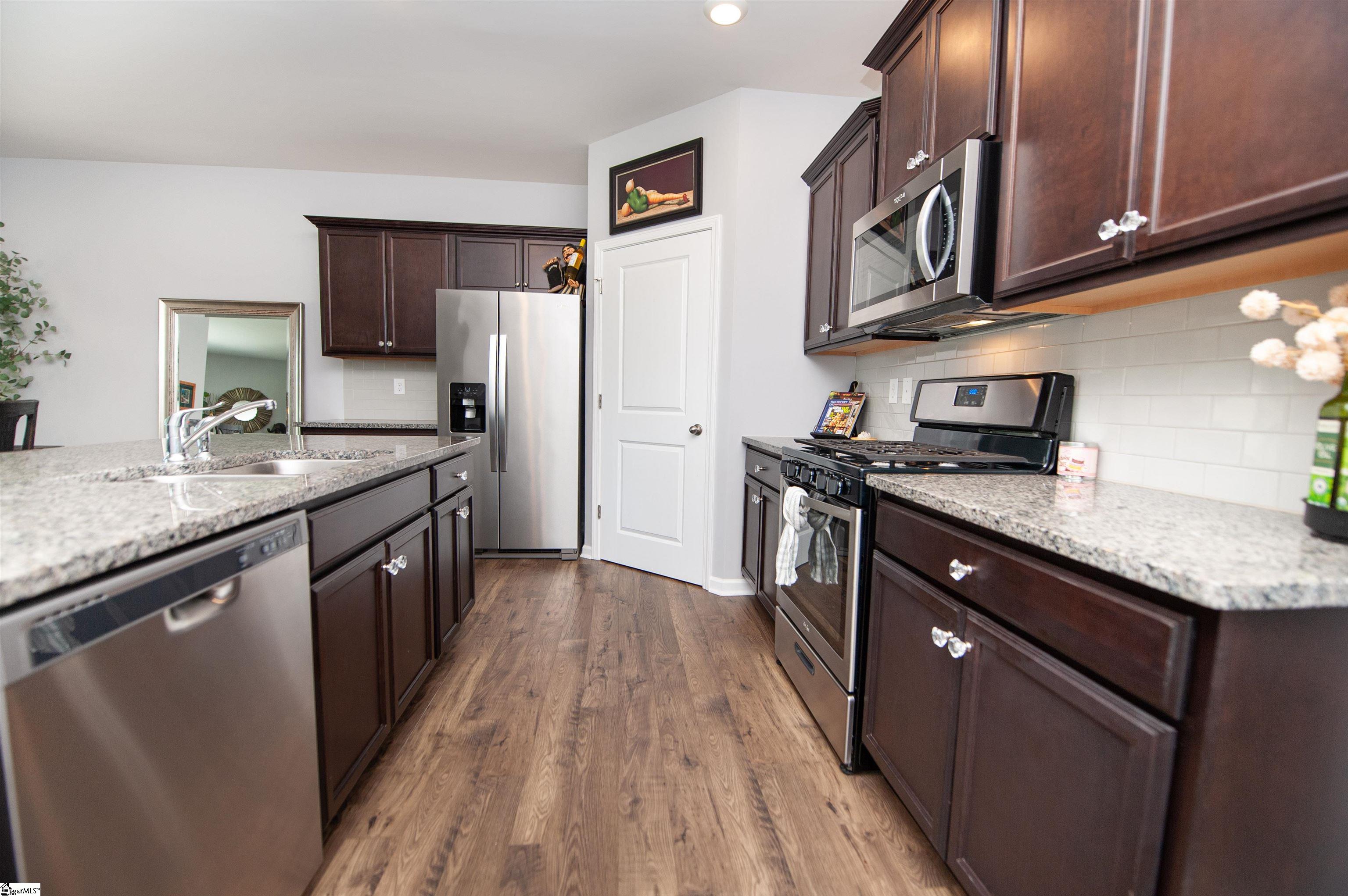 303 Splendid Place Property Photo 18