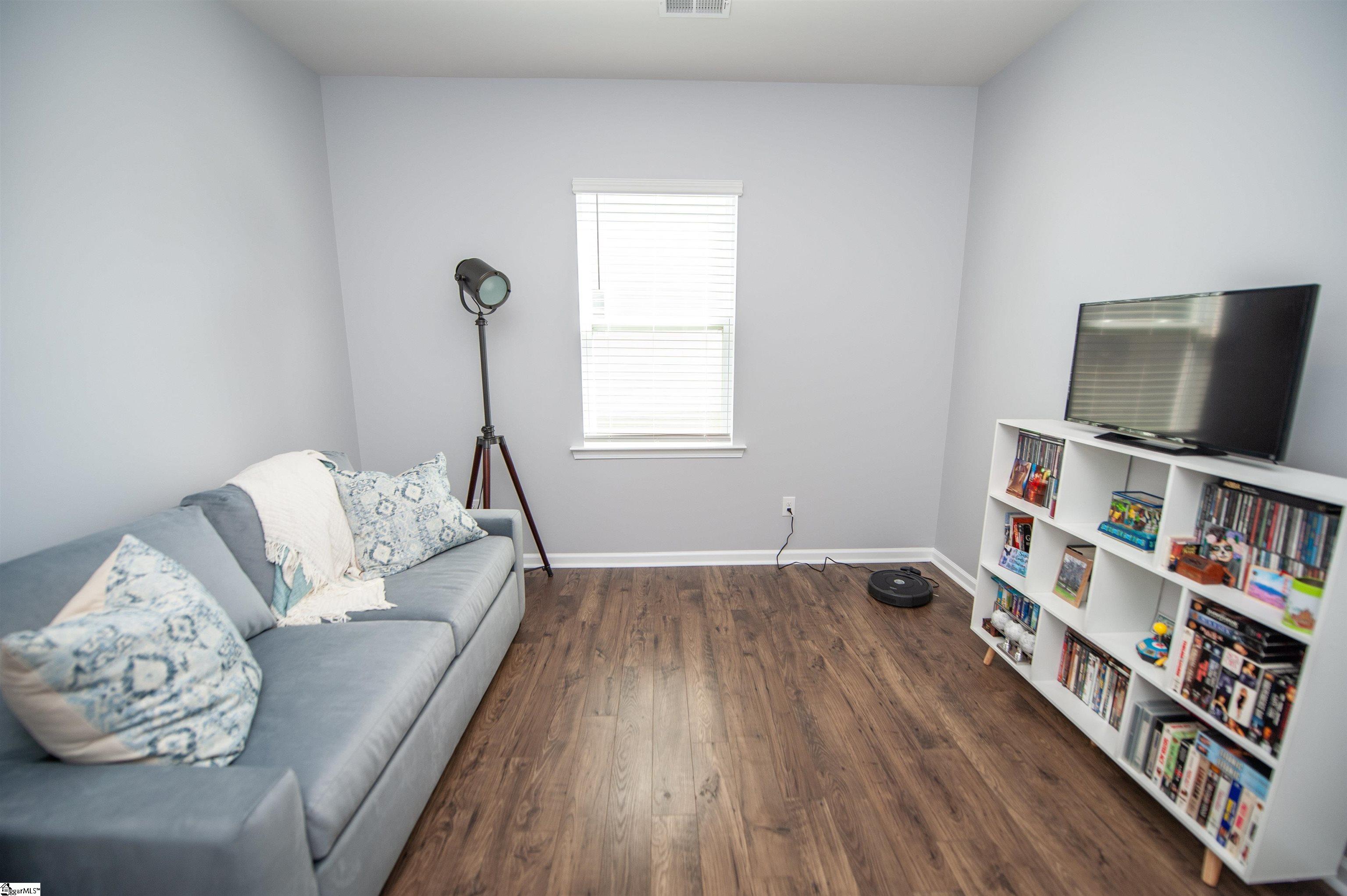 303 Splendid Place Property Photo 28