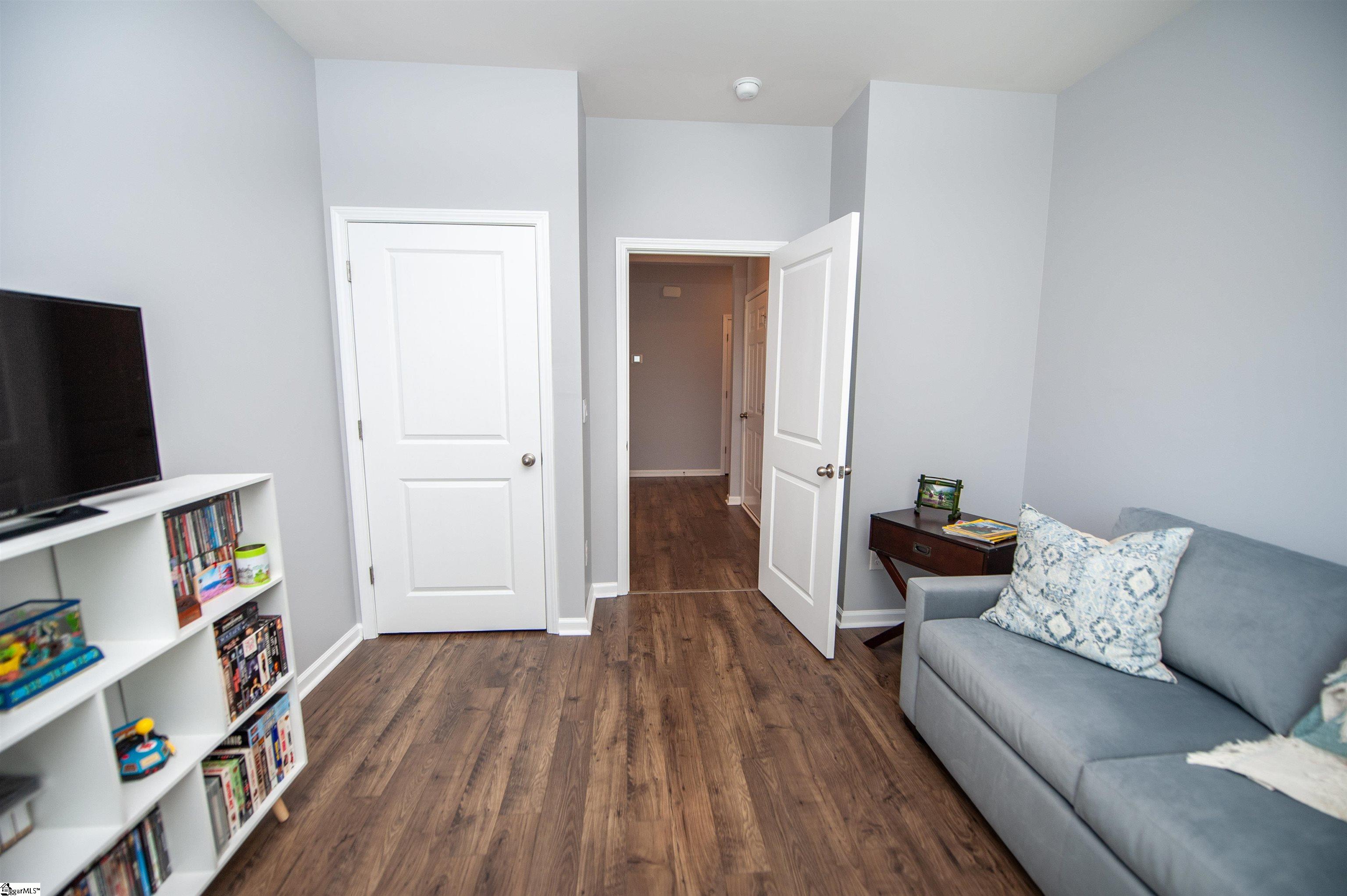 303 Splendid Place Property Photo 29