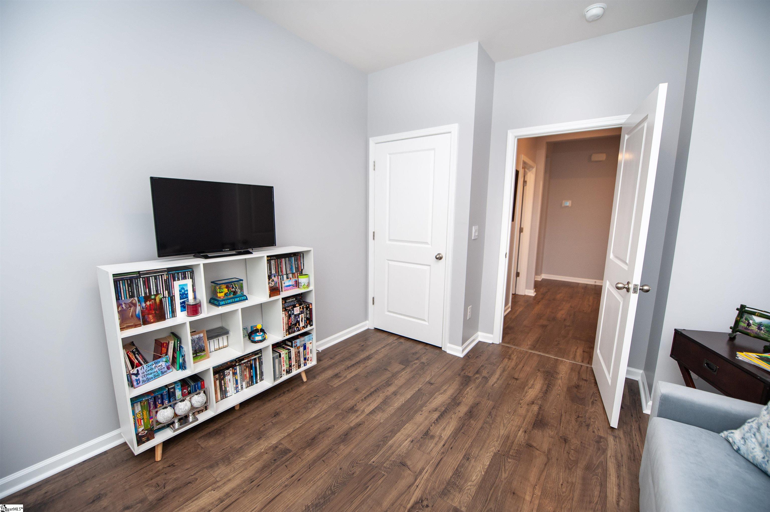 303 Splendid Place Property Photo 30