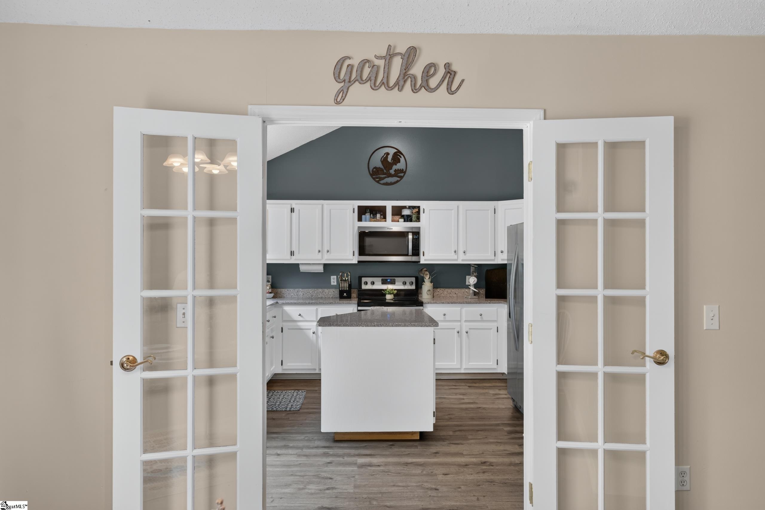 1509 Winding Way Property Photo 8