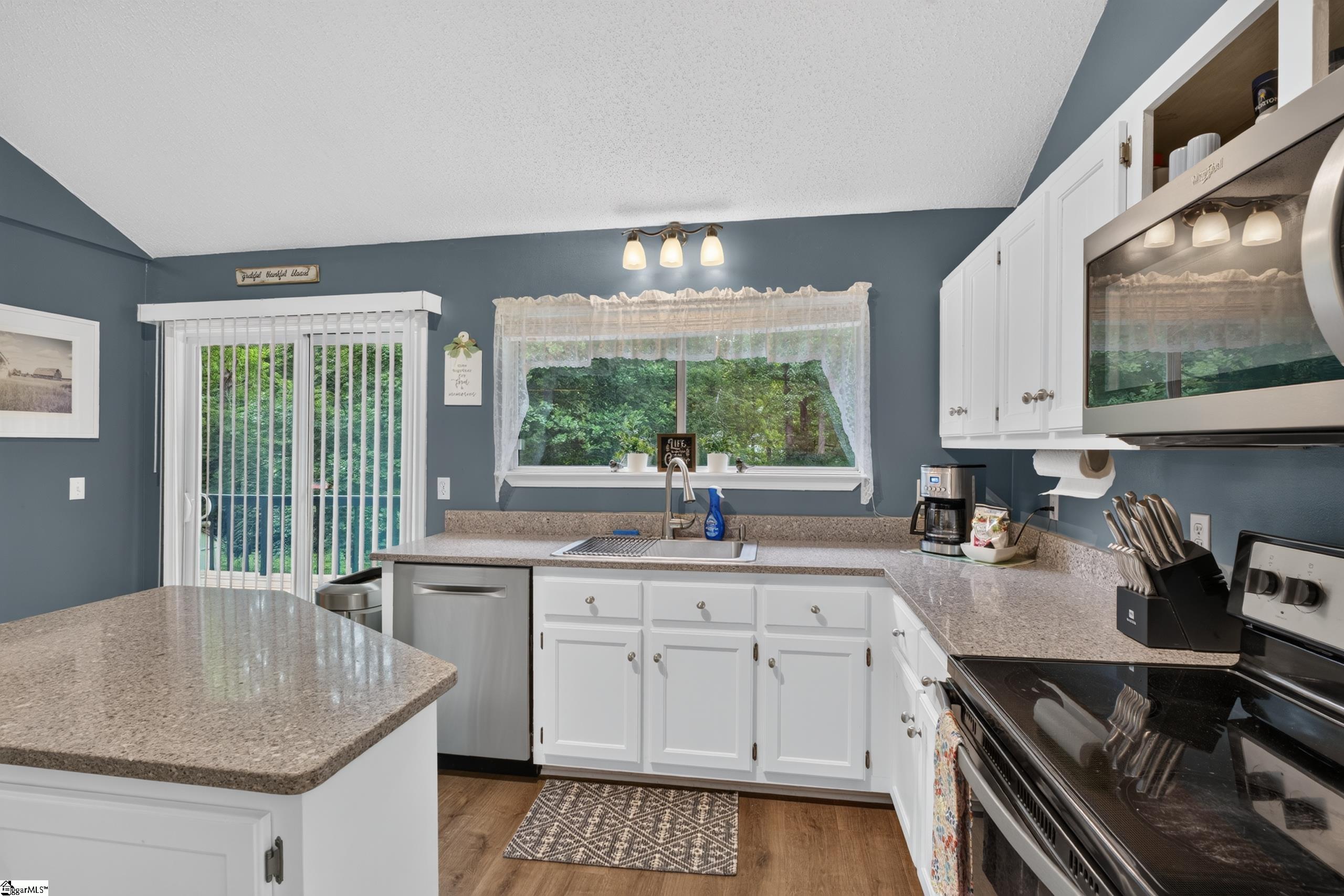 1509 Winding Way Property Photo 10