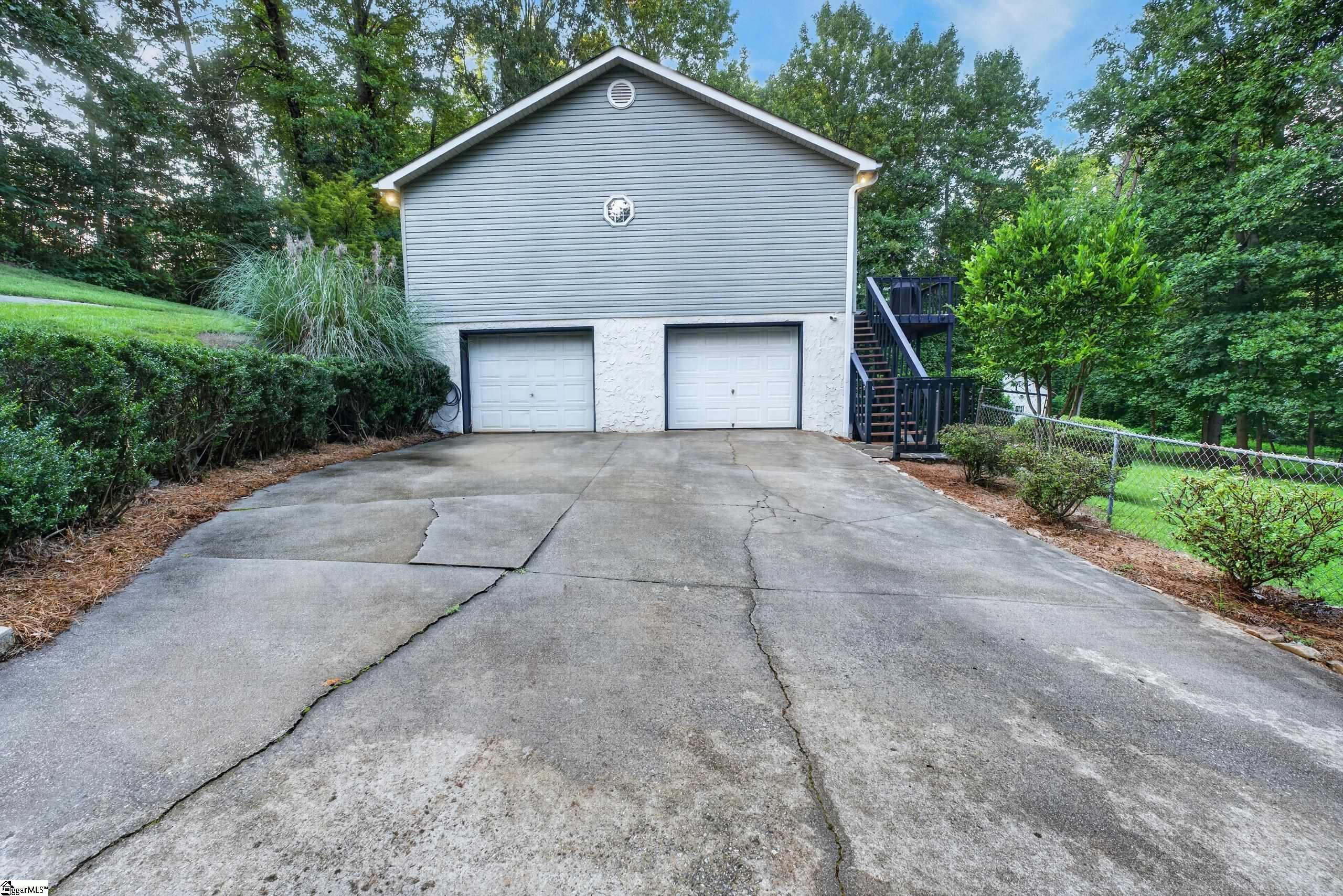 1509 Winding Way Property Photo 21