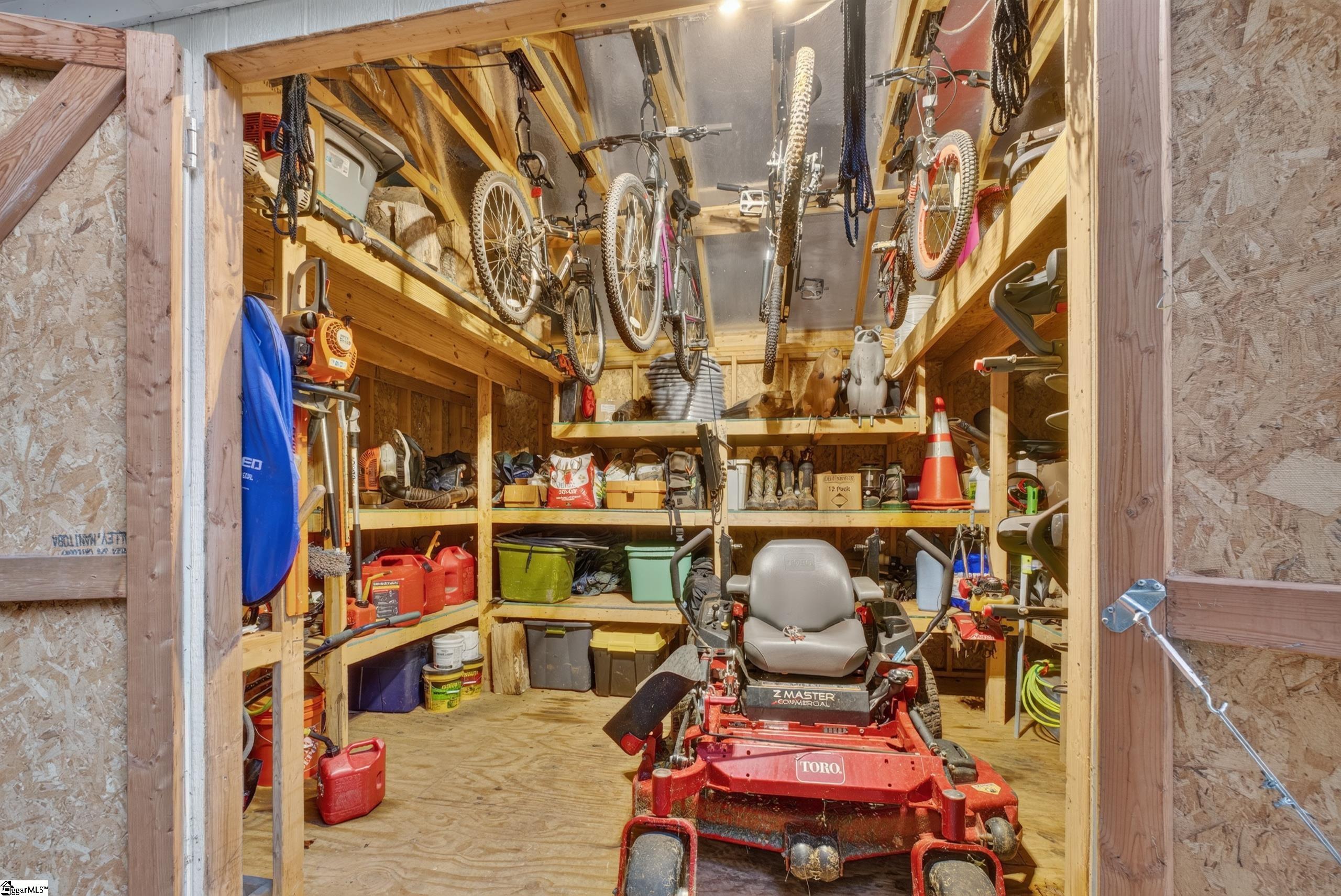 1509 Winding Way Property Photo 28