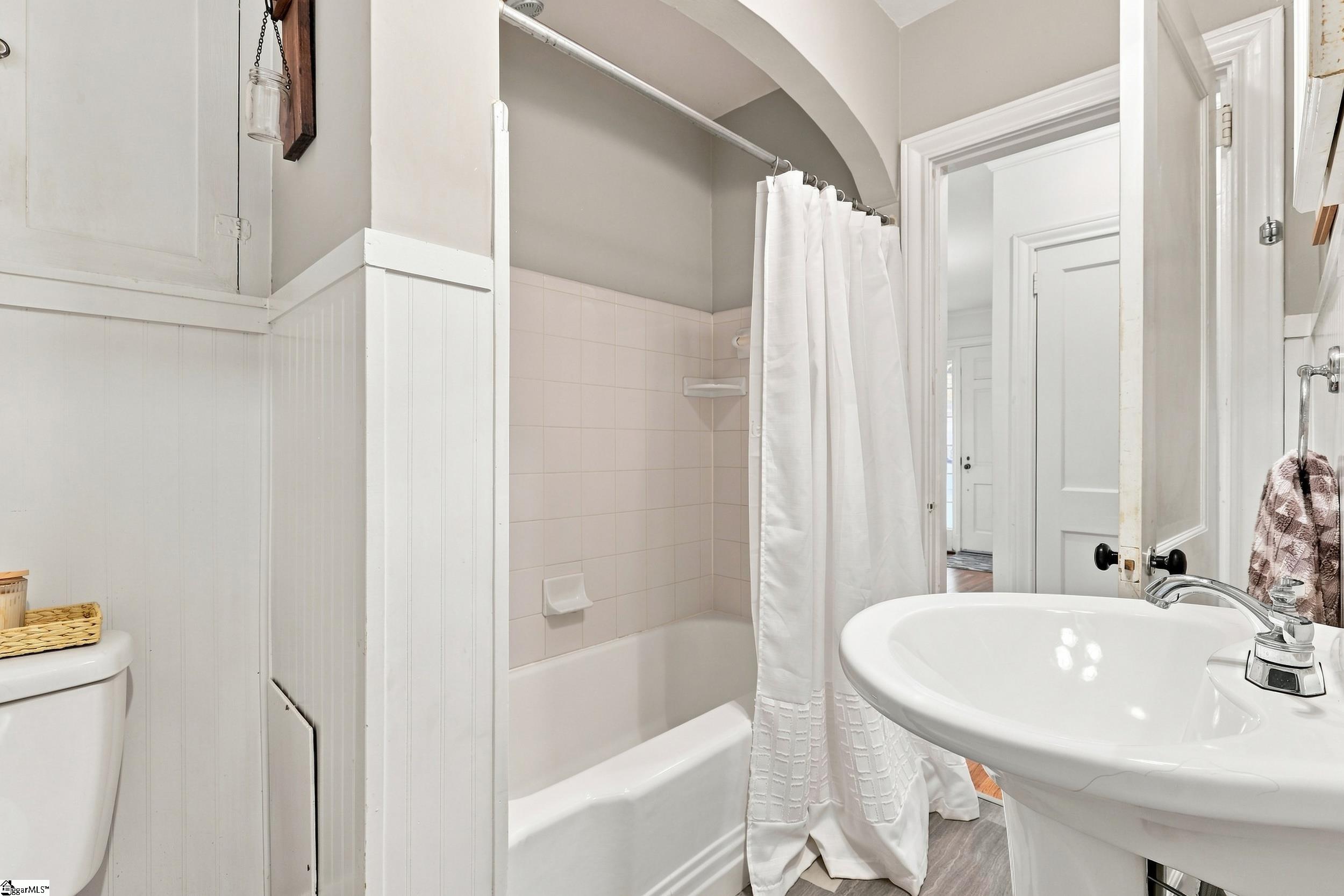 501 N B Street Property Photo 23
