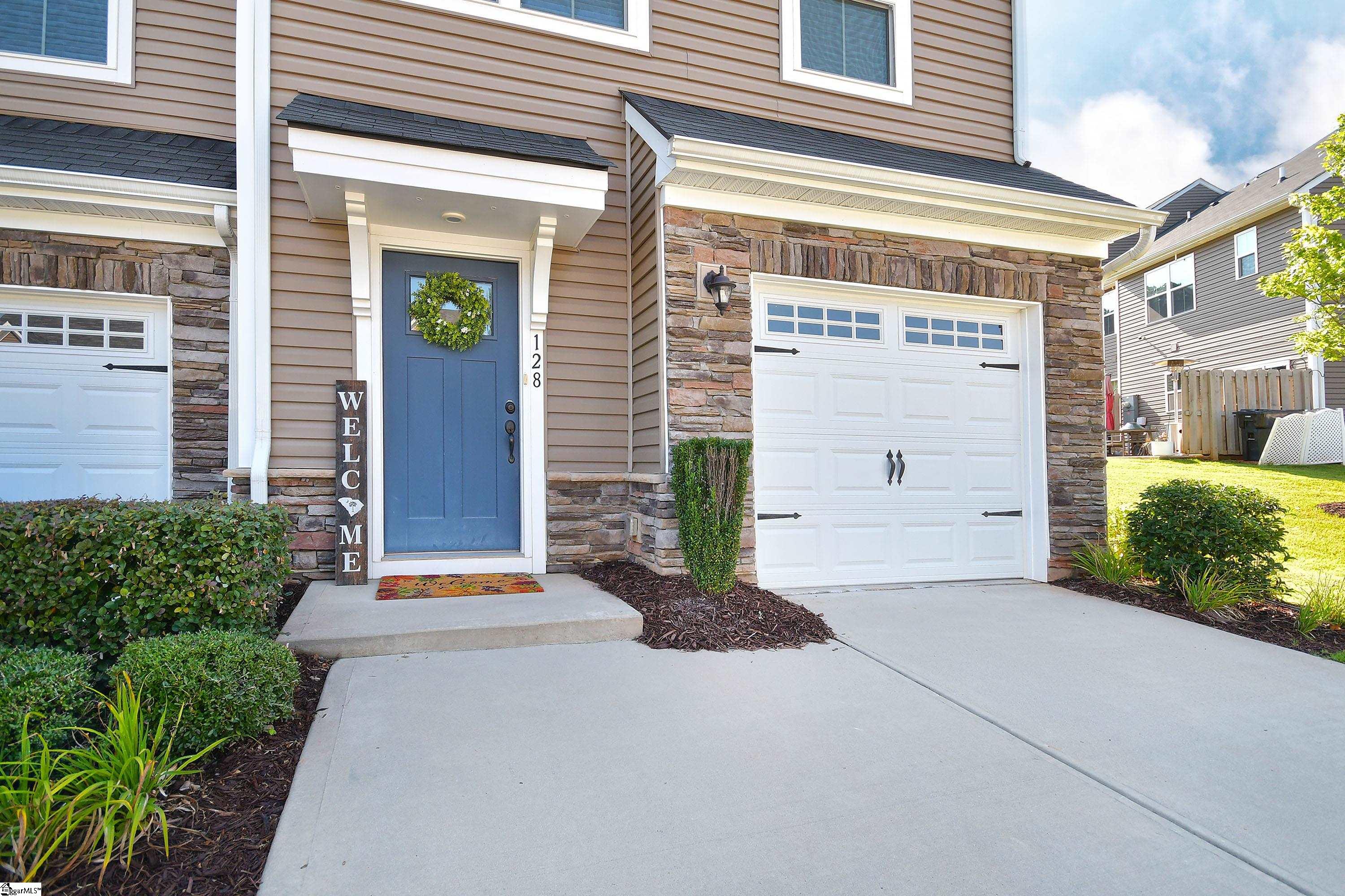 128 Lilywood Court Property Photo 4