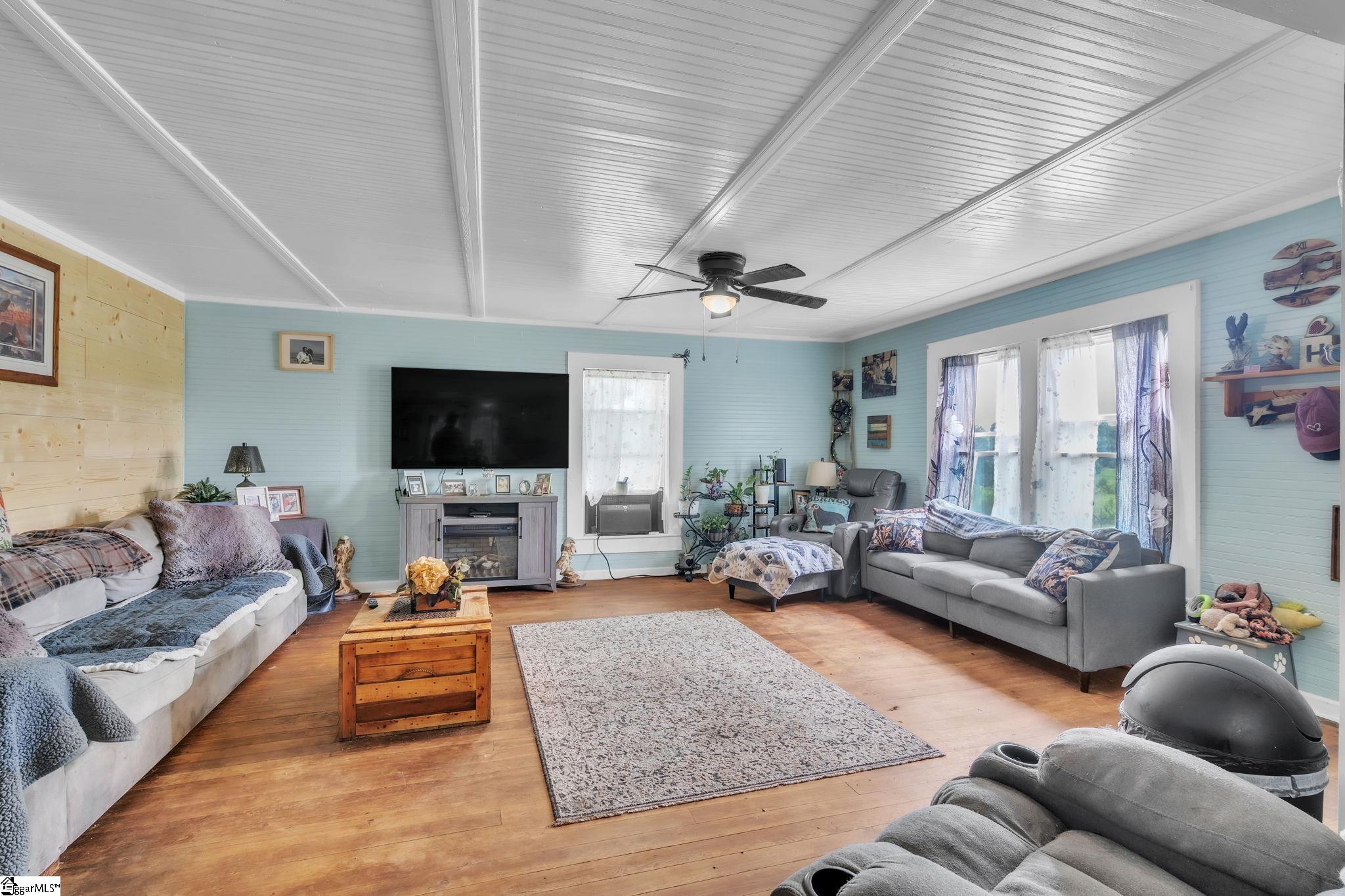 140 Painter Road Property Photo 4