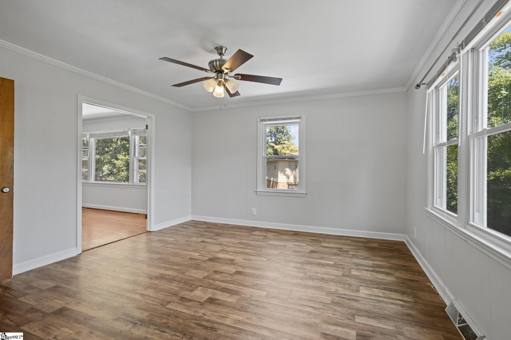 706 W Lee Road Property Photo 10