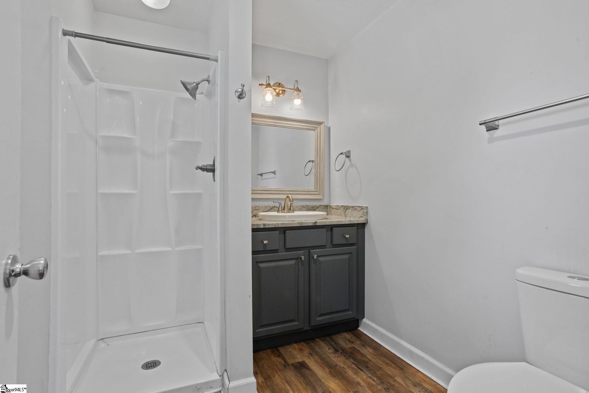 706 W Lee Road Property Photo 18