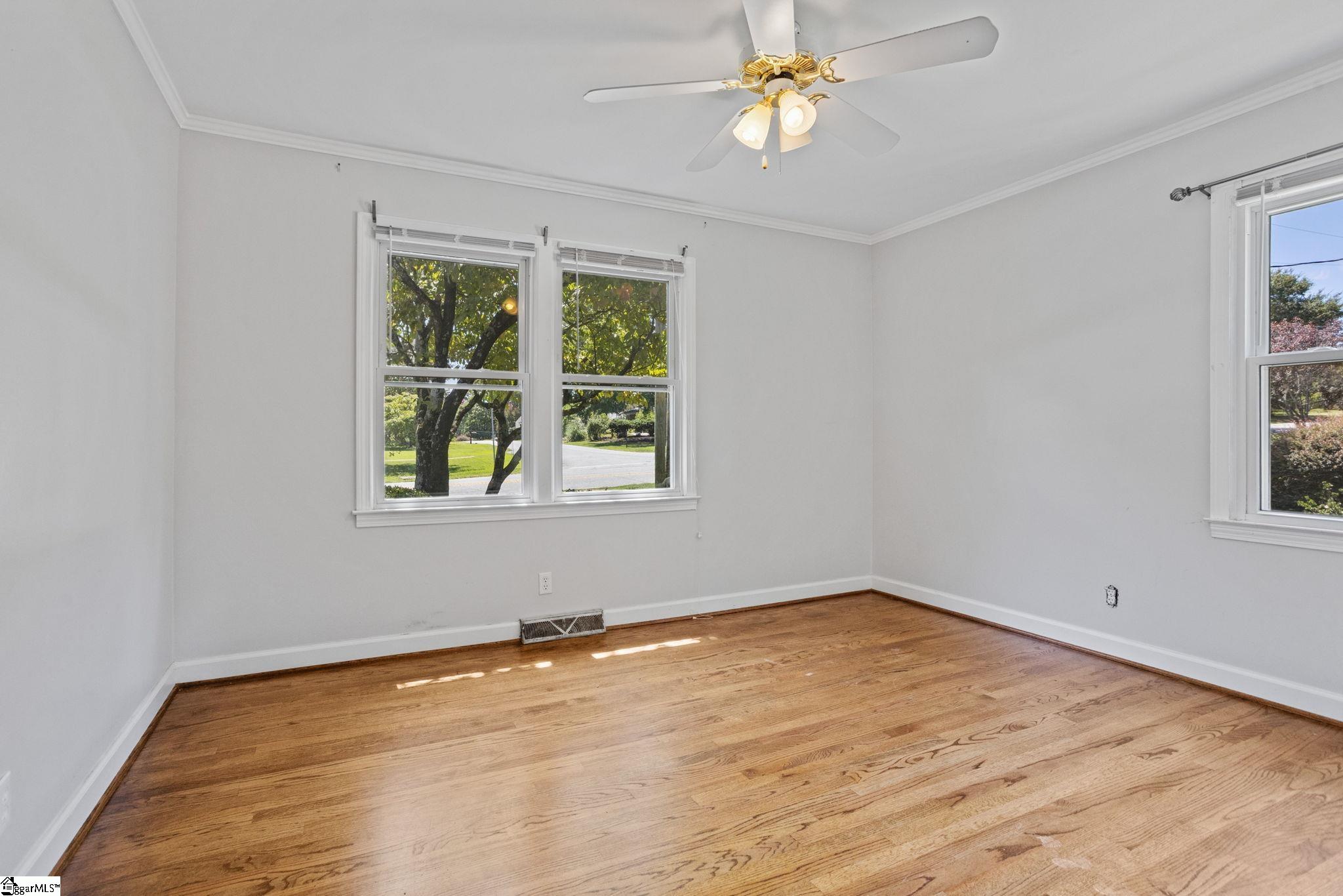 706 W Lee Road Property Photo 23