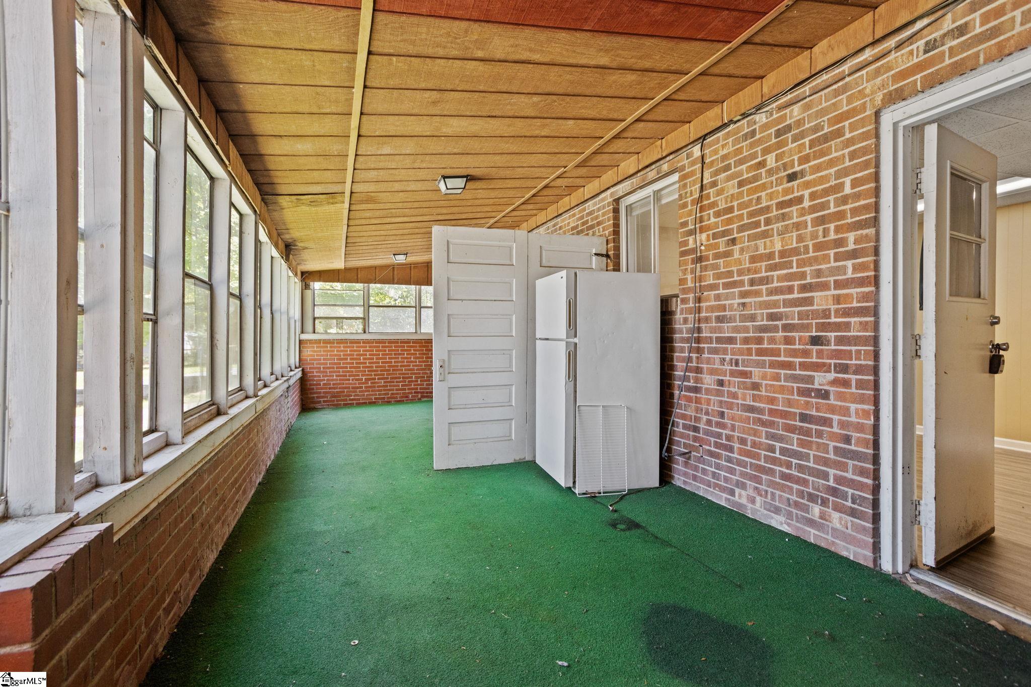 706 W Lee Road Property Photo 27