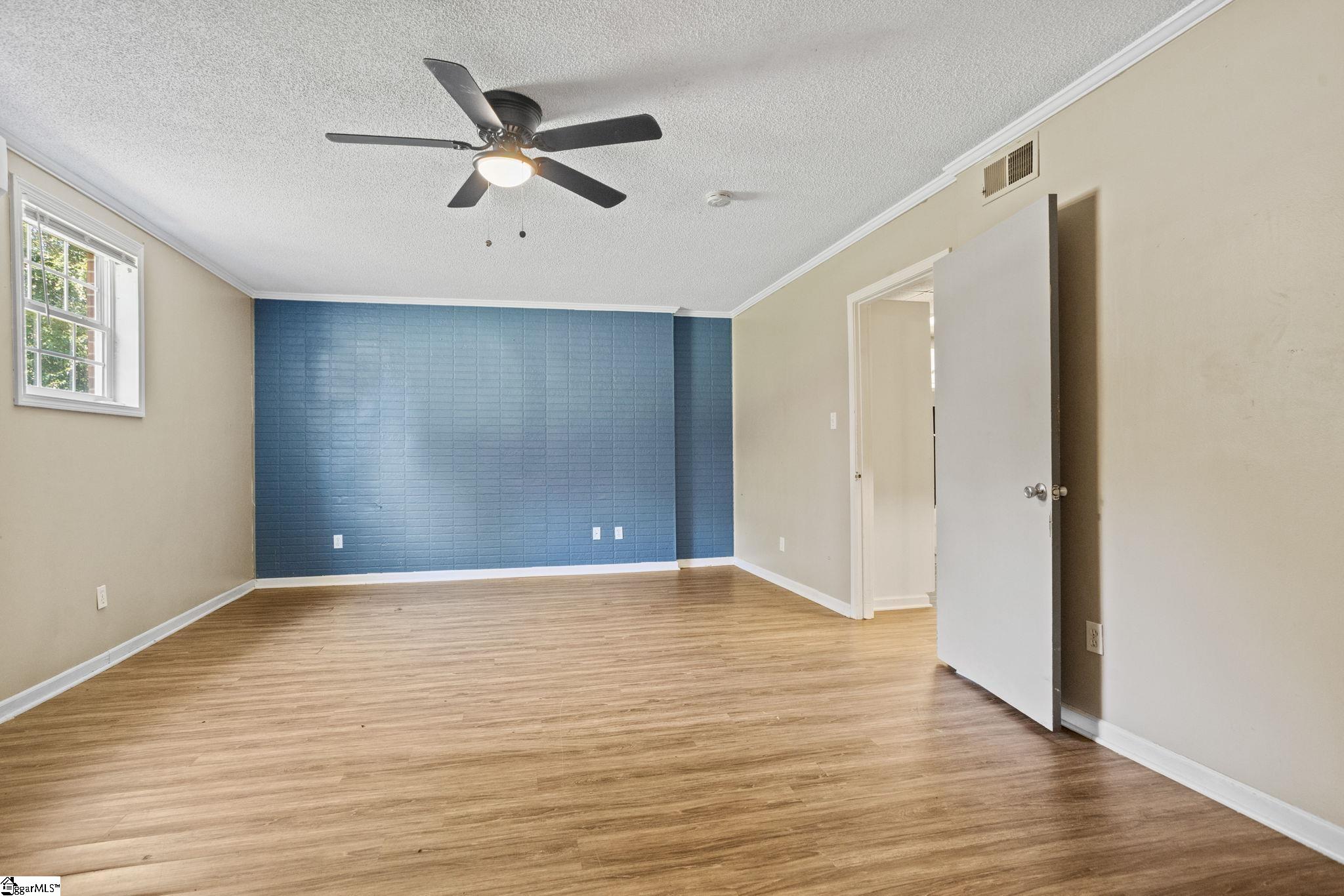 706 W Lee Road Property Photo 33